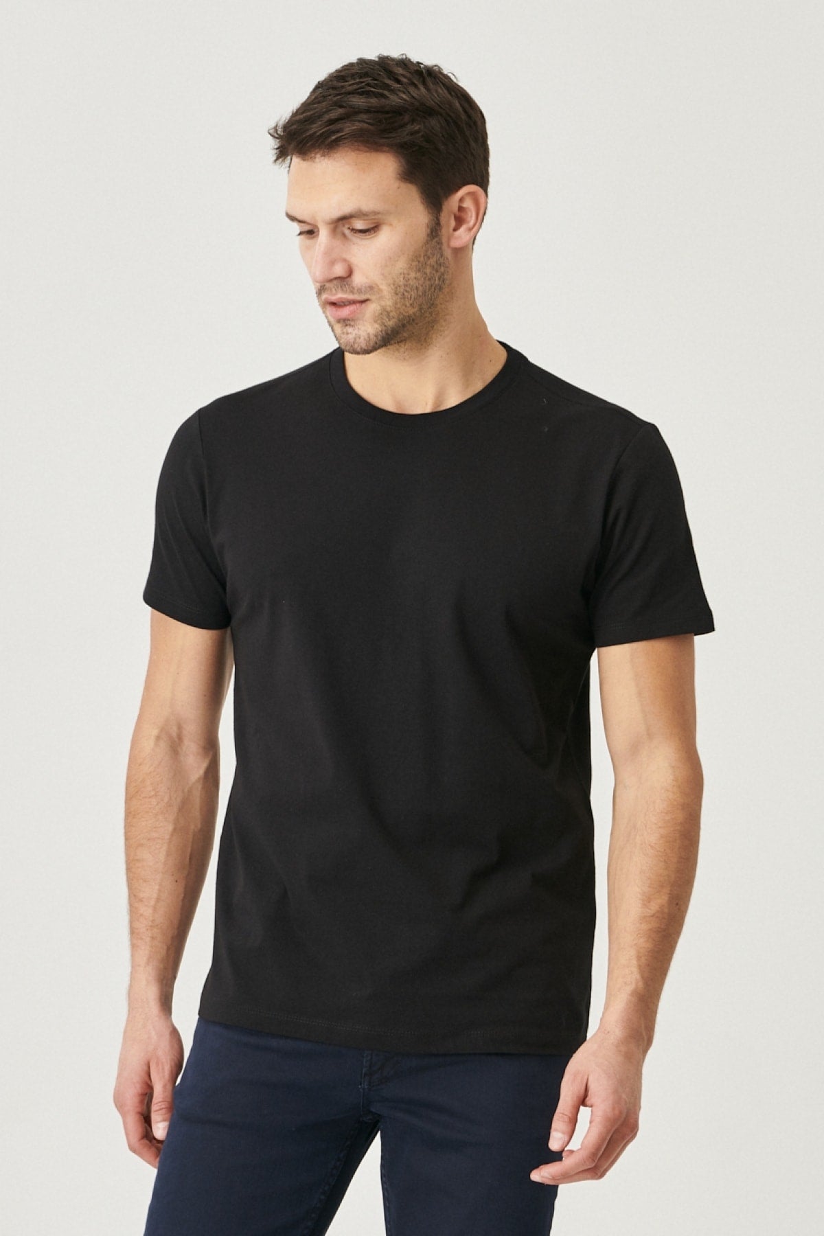 Men’s Black 100% Cotton Slim Fit Narrow Cut Crew Neck T-Shirt 4A4800000001