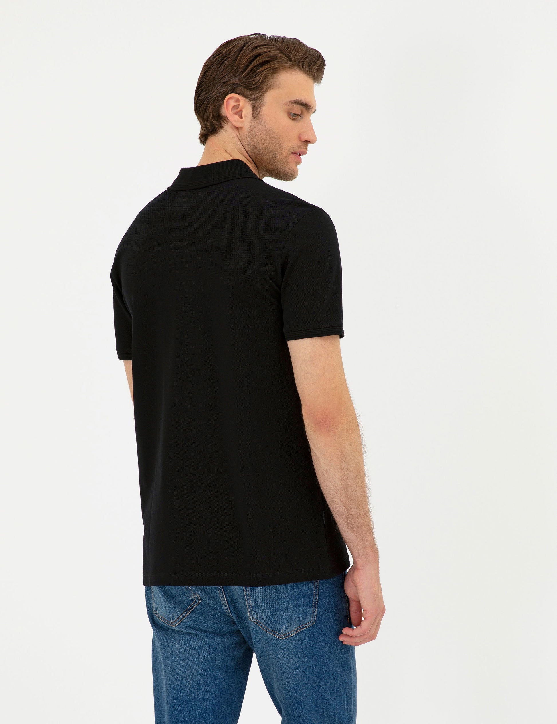 Black Regular Fit Basic T-Shirt