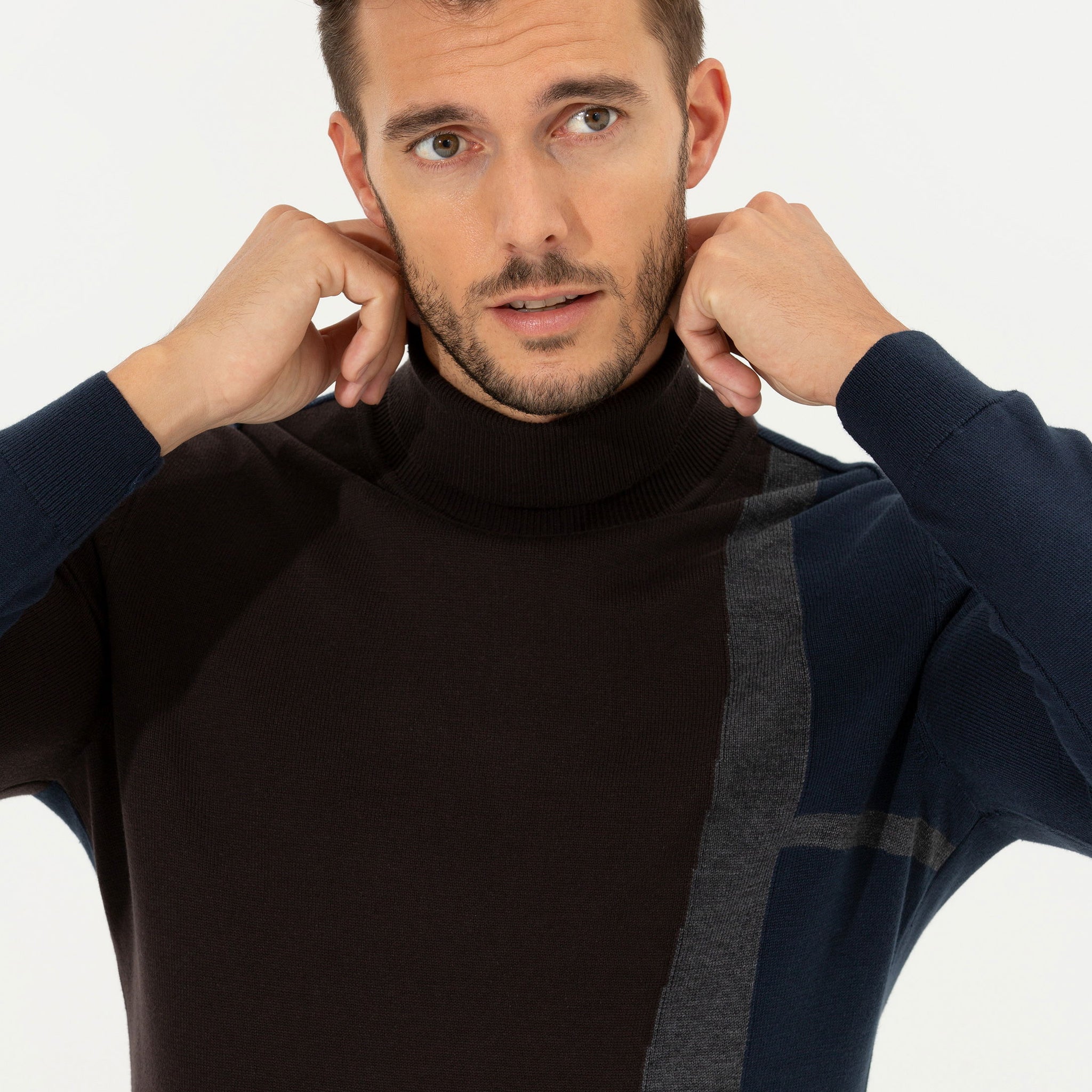 Brown Slim Fit Turtleneck Sweater