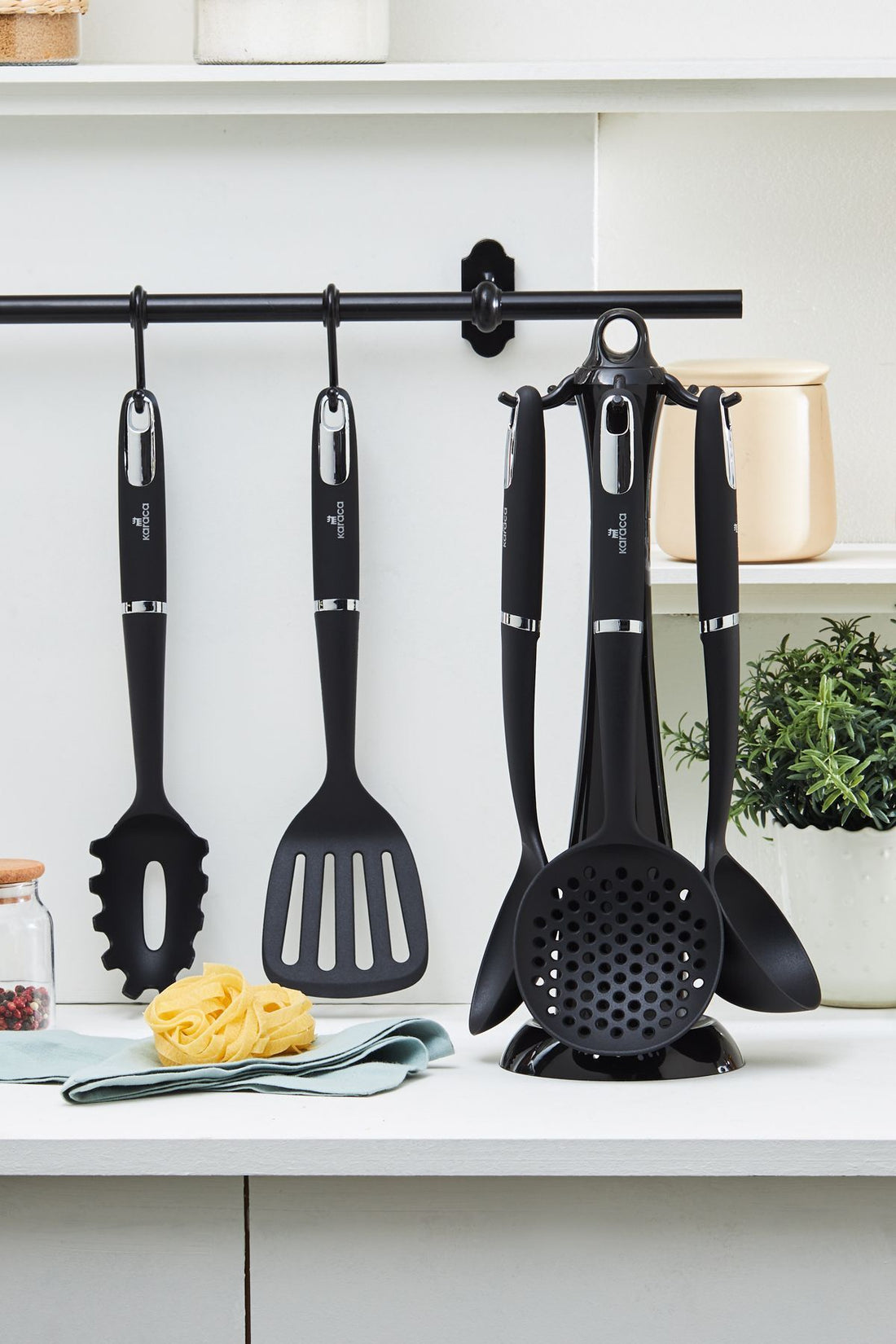 Mate Black 6 Piece Serving Set with Stand