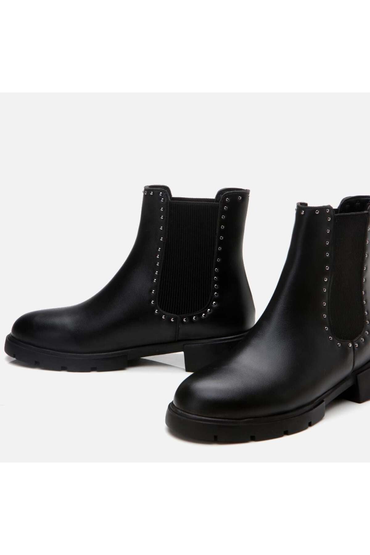 Black Women's Punched Flat Boots