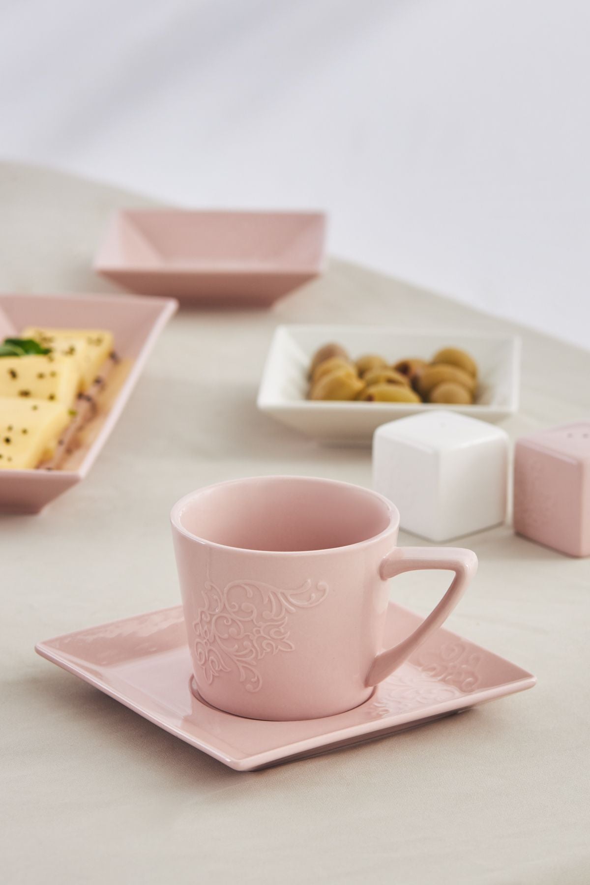 Trend Emboss 32 Pieces 6 Seater Porcelain Breakfast/Serving Set Square Pink