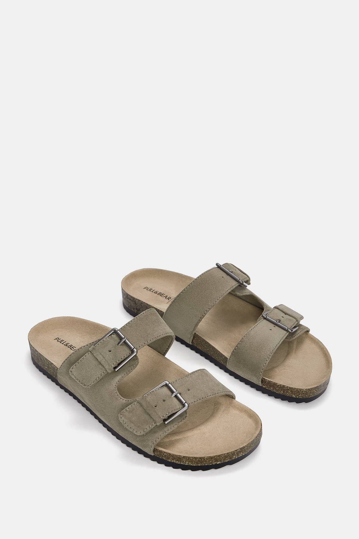 Flat slippers with buckle