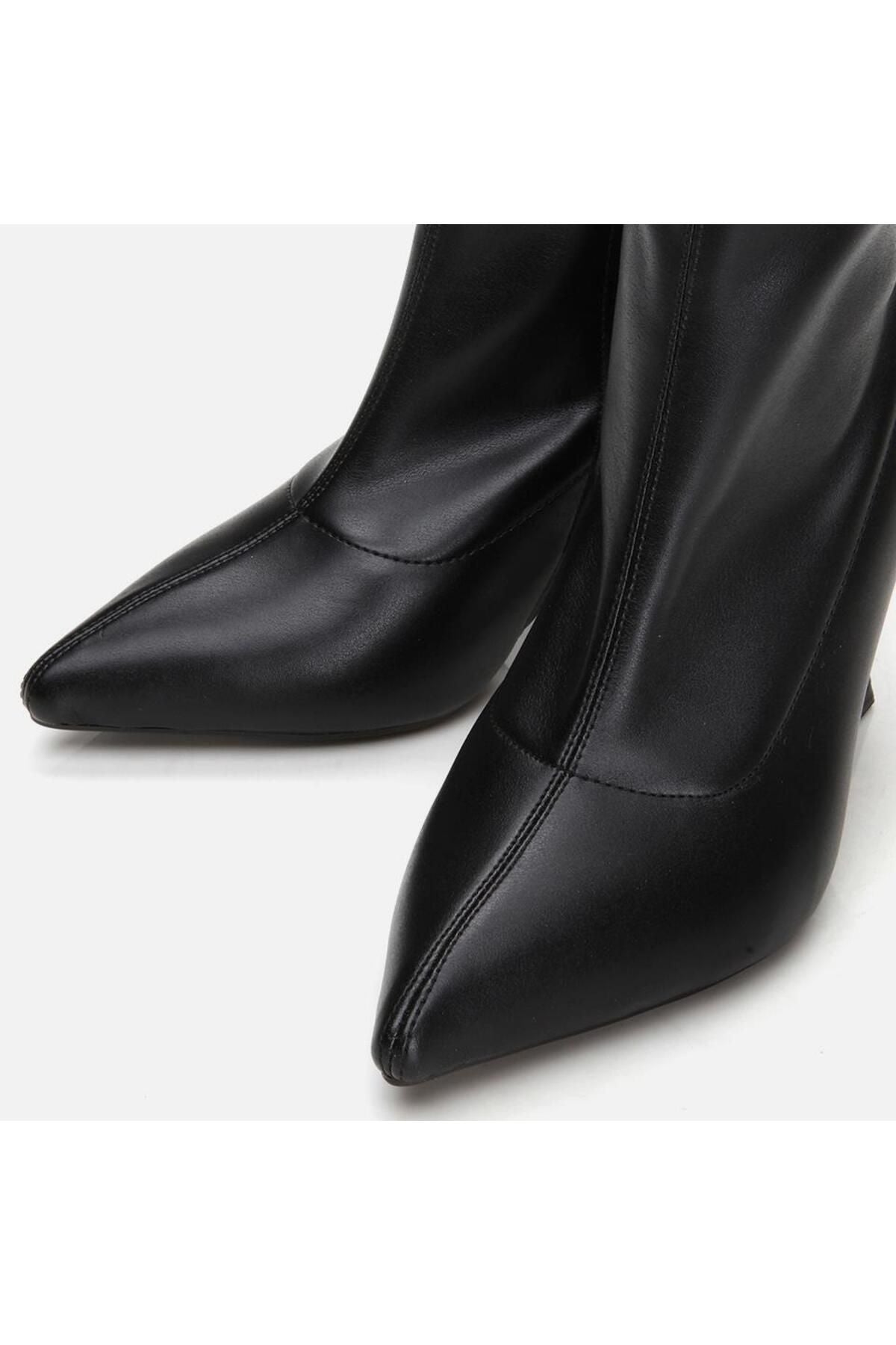 Black Women's Heeled Boots