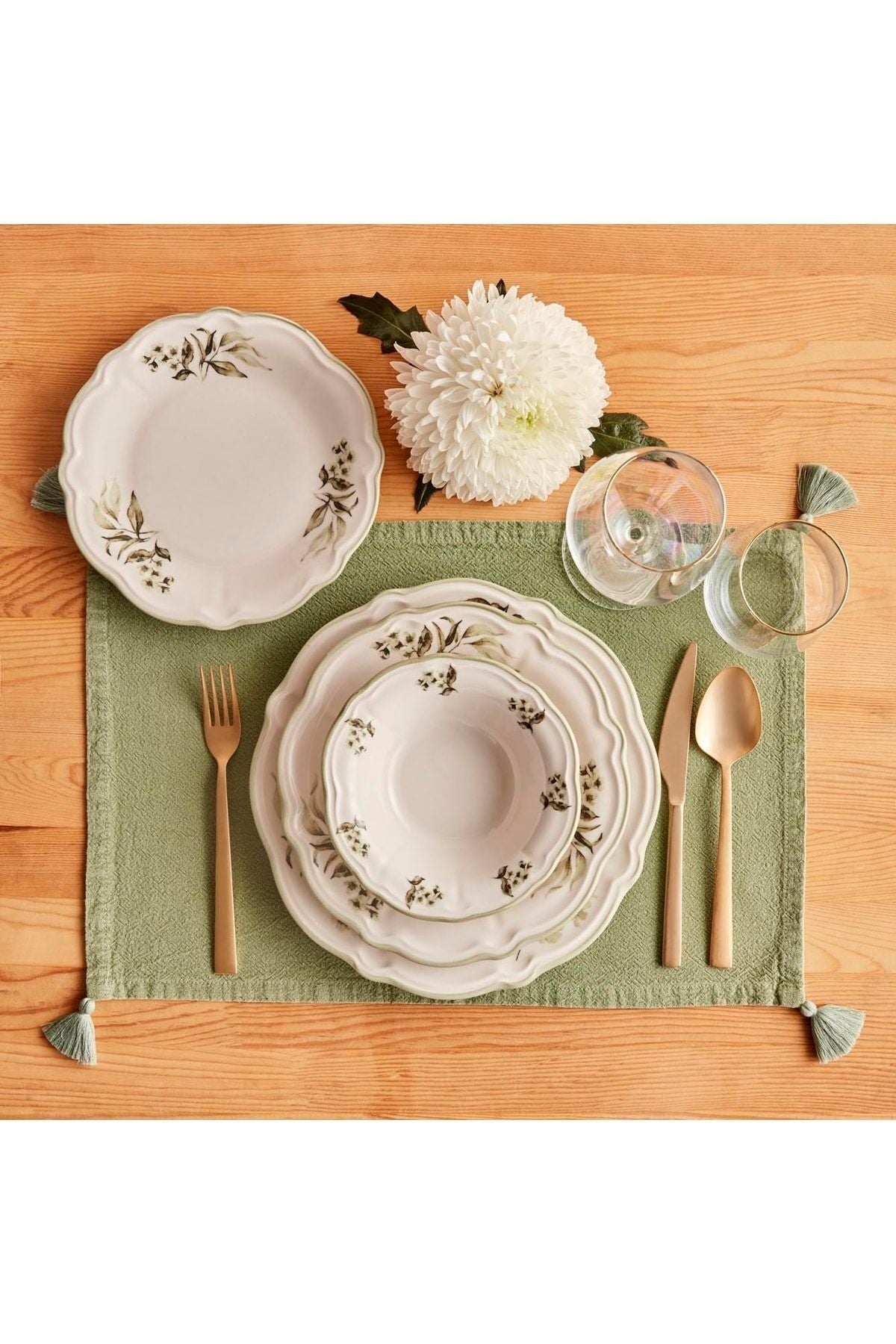 Julia Stoneware 24 Pieces 6 Seater Dinner Set Green