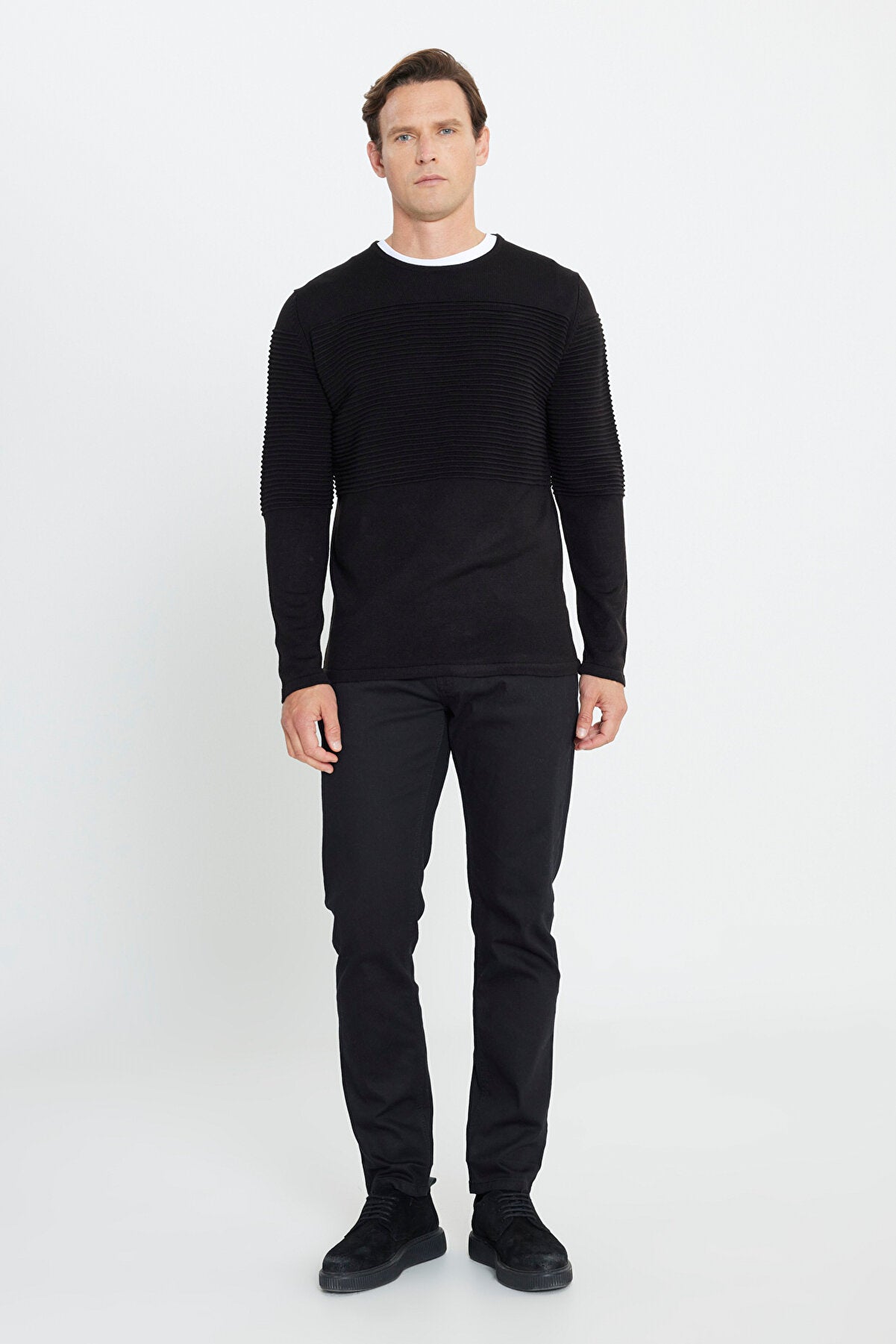 Men's Black Anti-Pilling Anti-Pilling Standard Fit Crew Neck Textured Knitwear Sweater