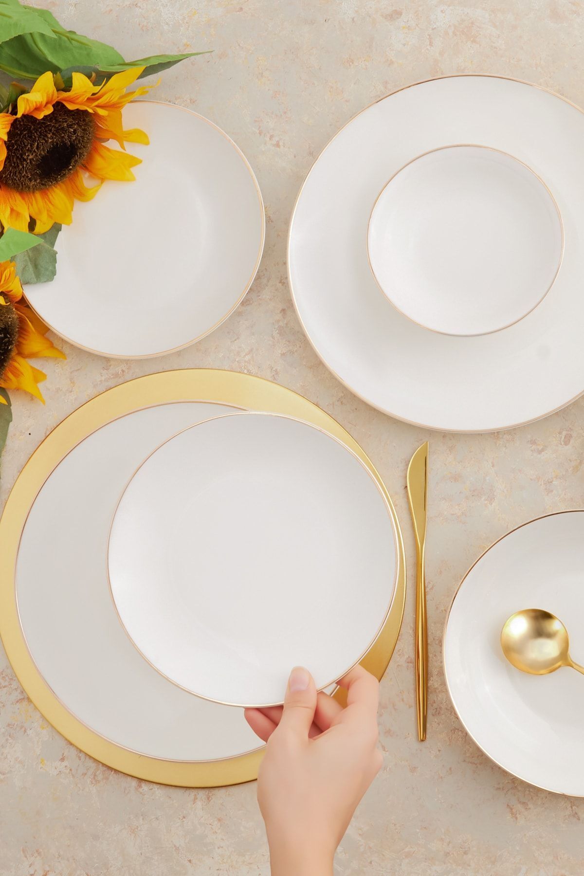 Alicia 24 Pieces 6 Seater Gold Round Porcelain Dinner Set