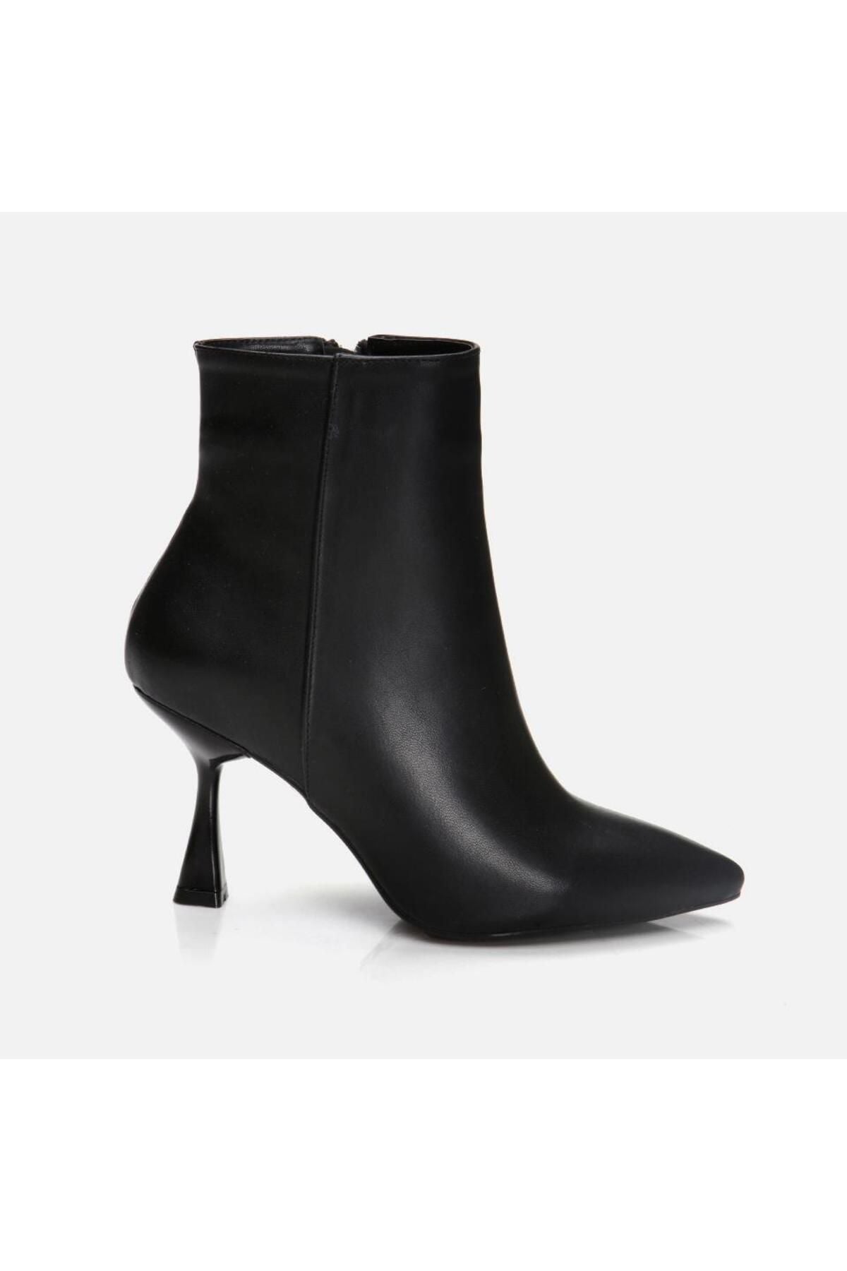 Black Women's Heeled Boots