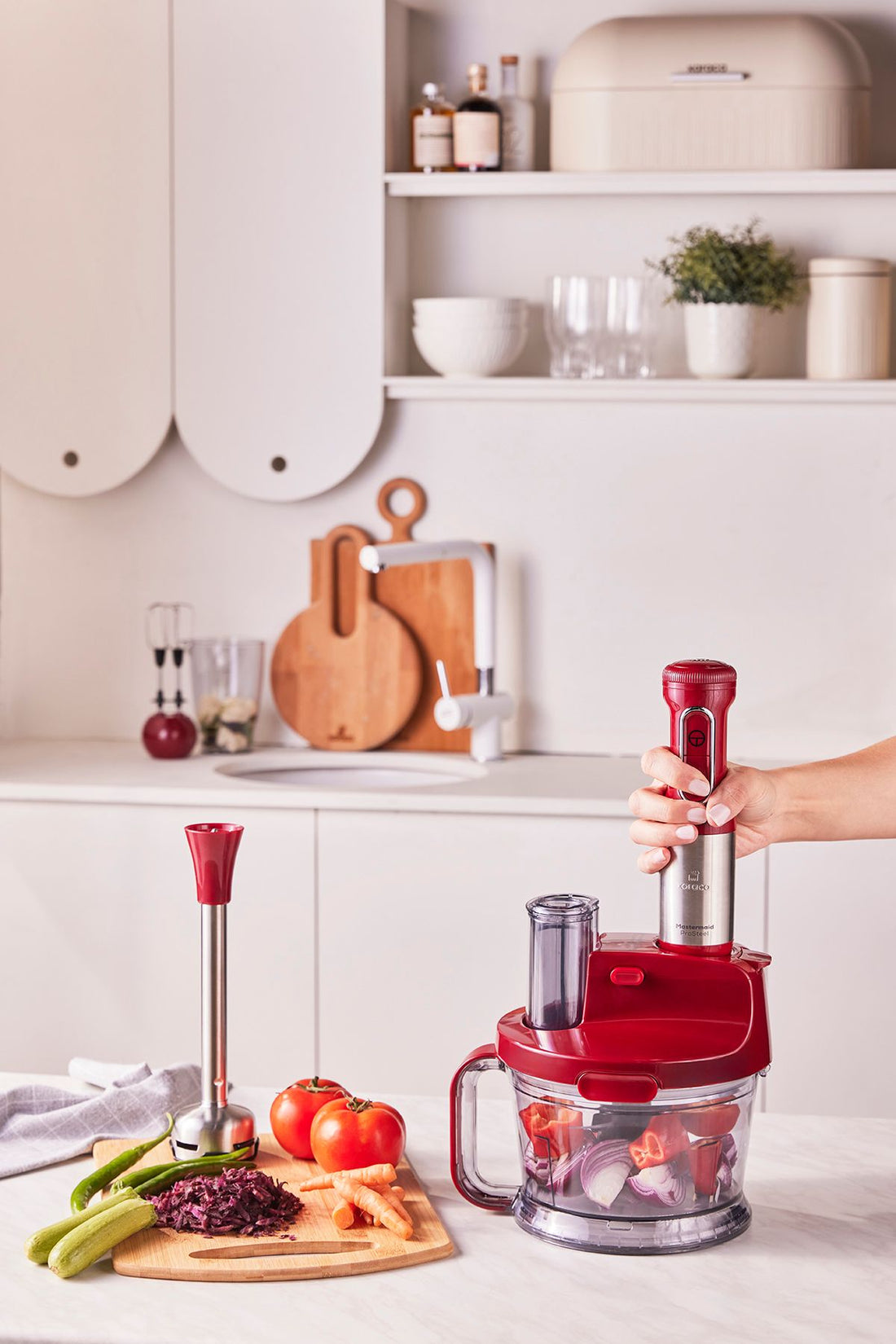 Mastermaid Prosteel 2000W food processor Red