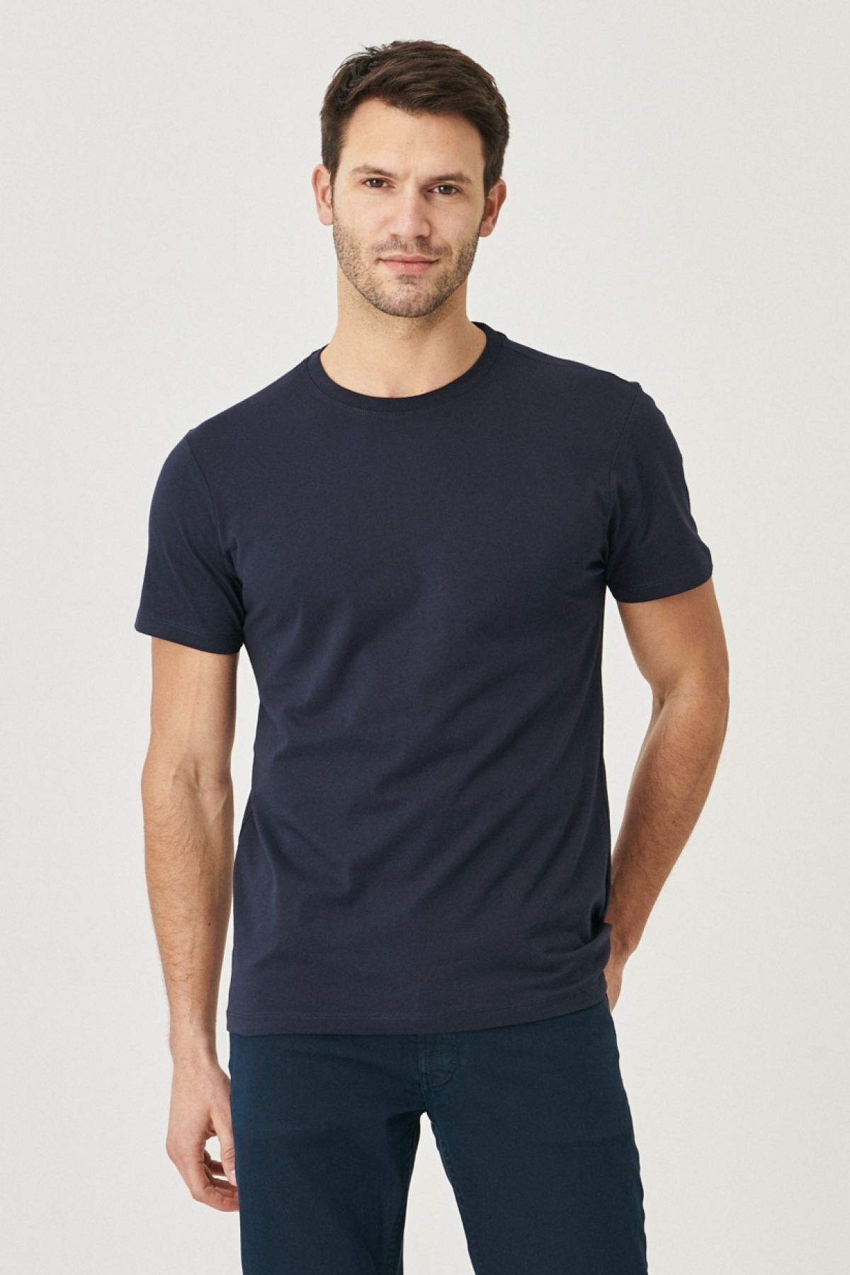 Men's Navy Blue 100% Cotton Slim Fit Slim Fit Crew Neck Basic T-Shirt