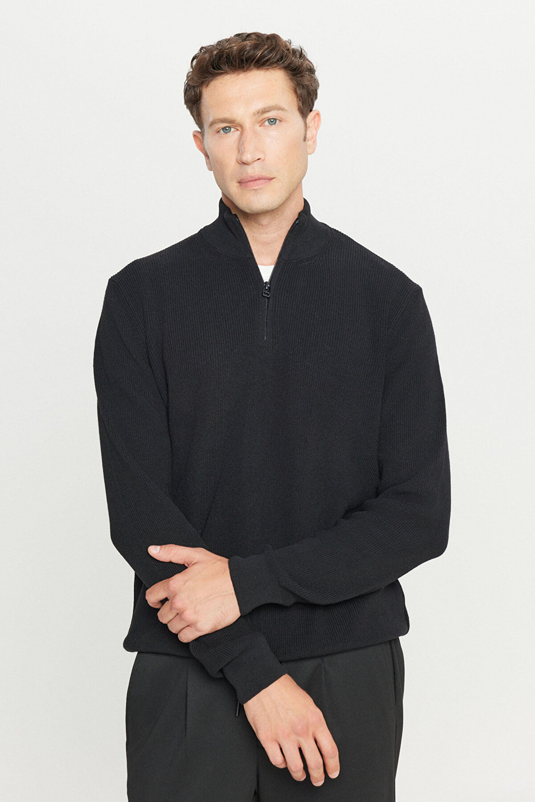 Men's Black Cotton Zipper Bato Collar Jacquard Standard Fit Regular Fit Knitwear Sweater
