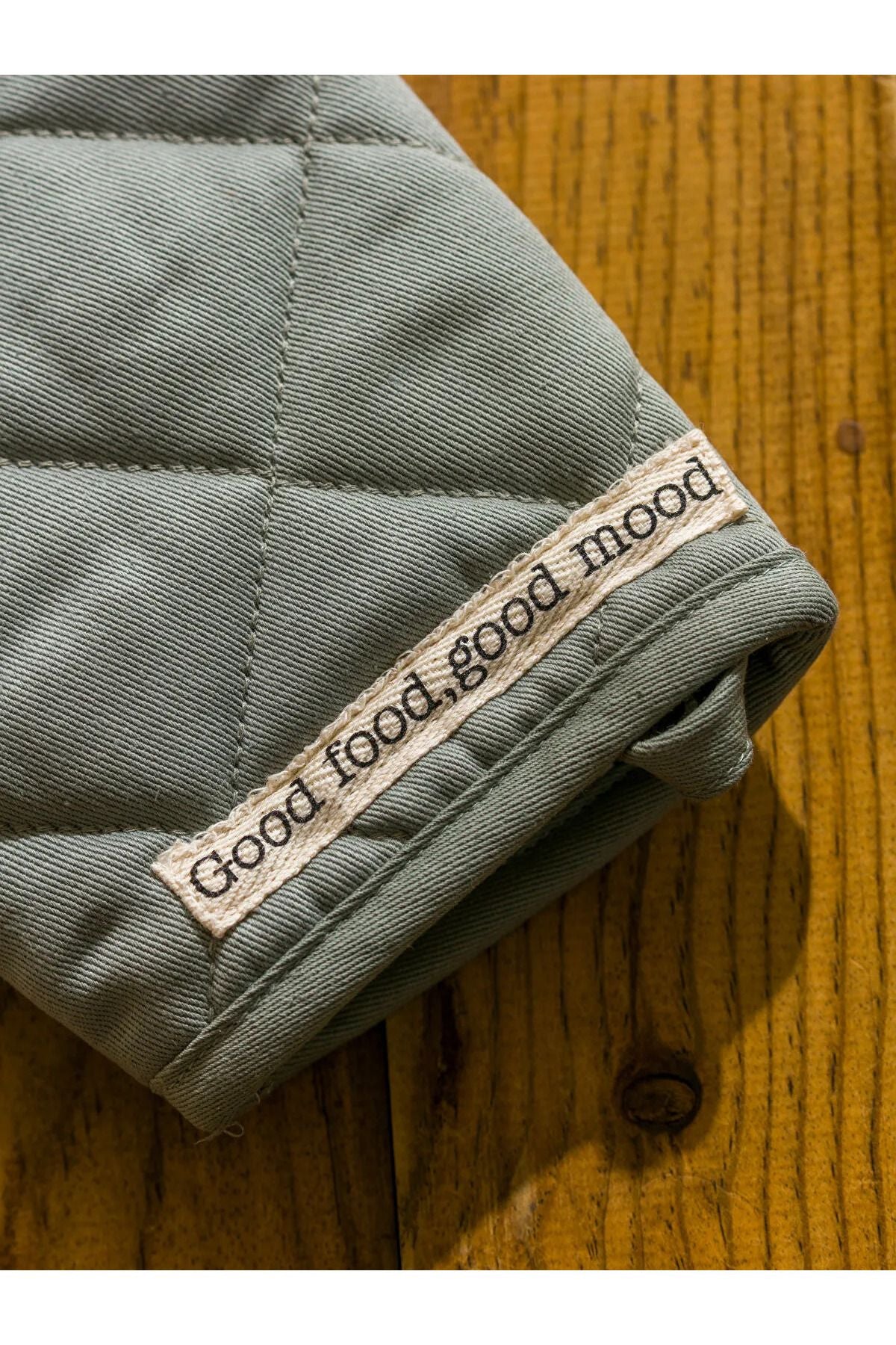 LCW HOME Green Embroidered Oven Glove and Handle