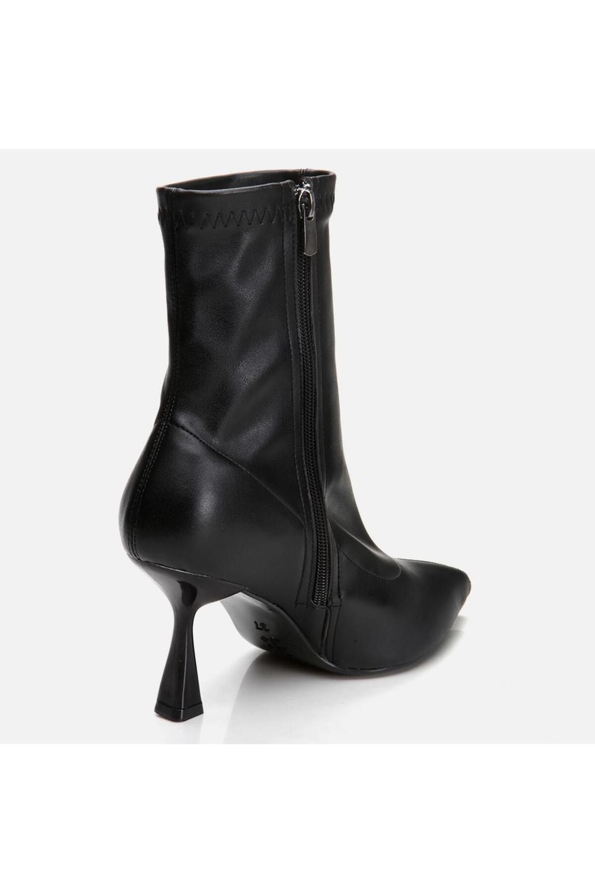 Black Women's Heeled Boots
