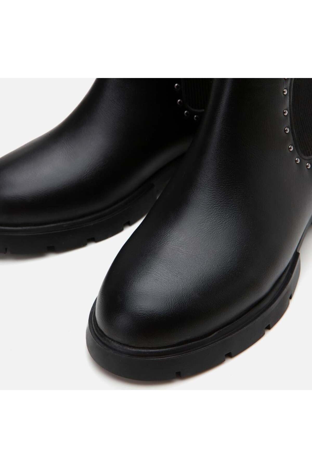 Black Women's Punched Flat Boots