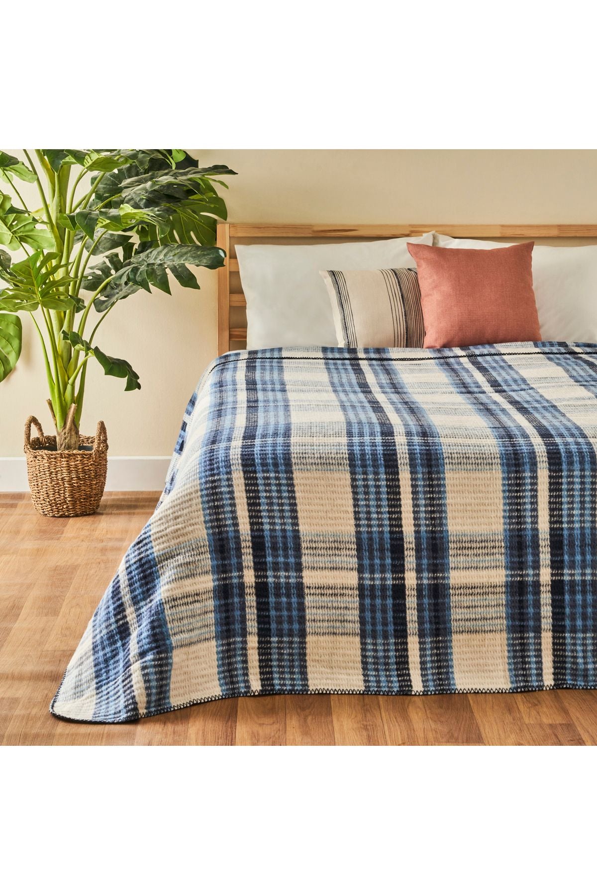Noah Single Size Cotton Scottish Blanket Blue (150X200 CM)