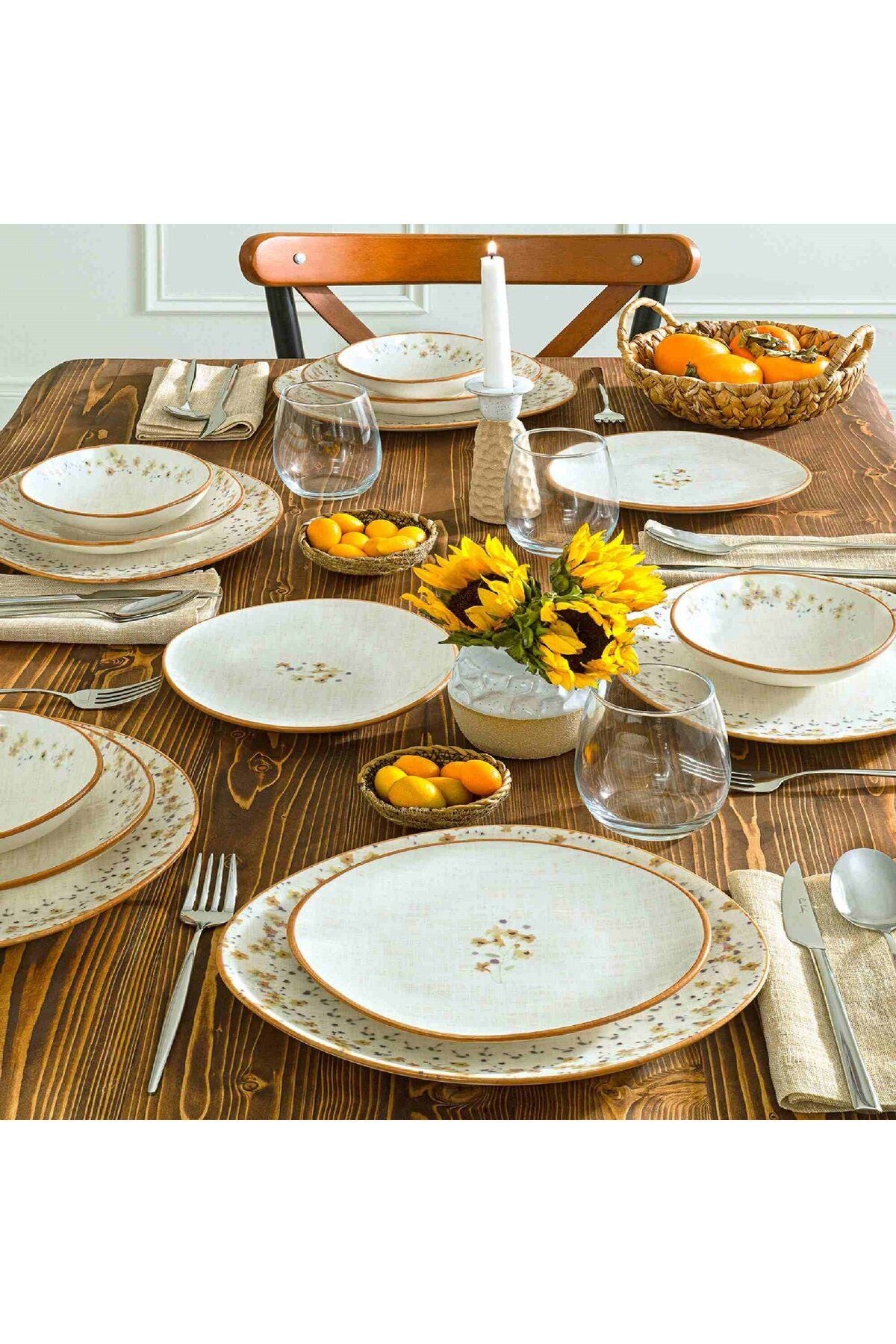 Freya Porcelain 24 Piece Dinner Set