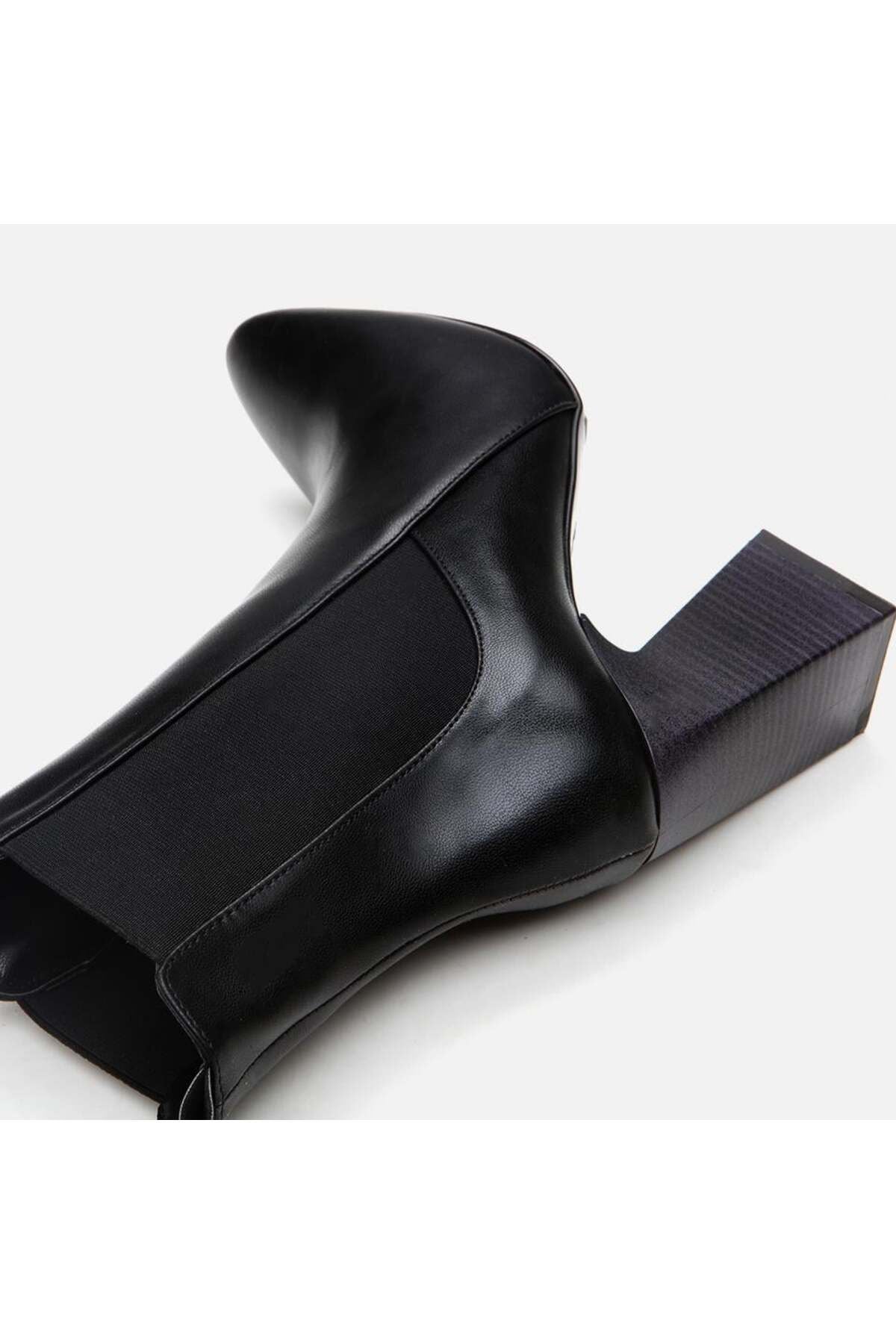 Black Women's Heeled Boots