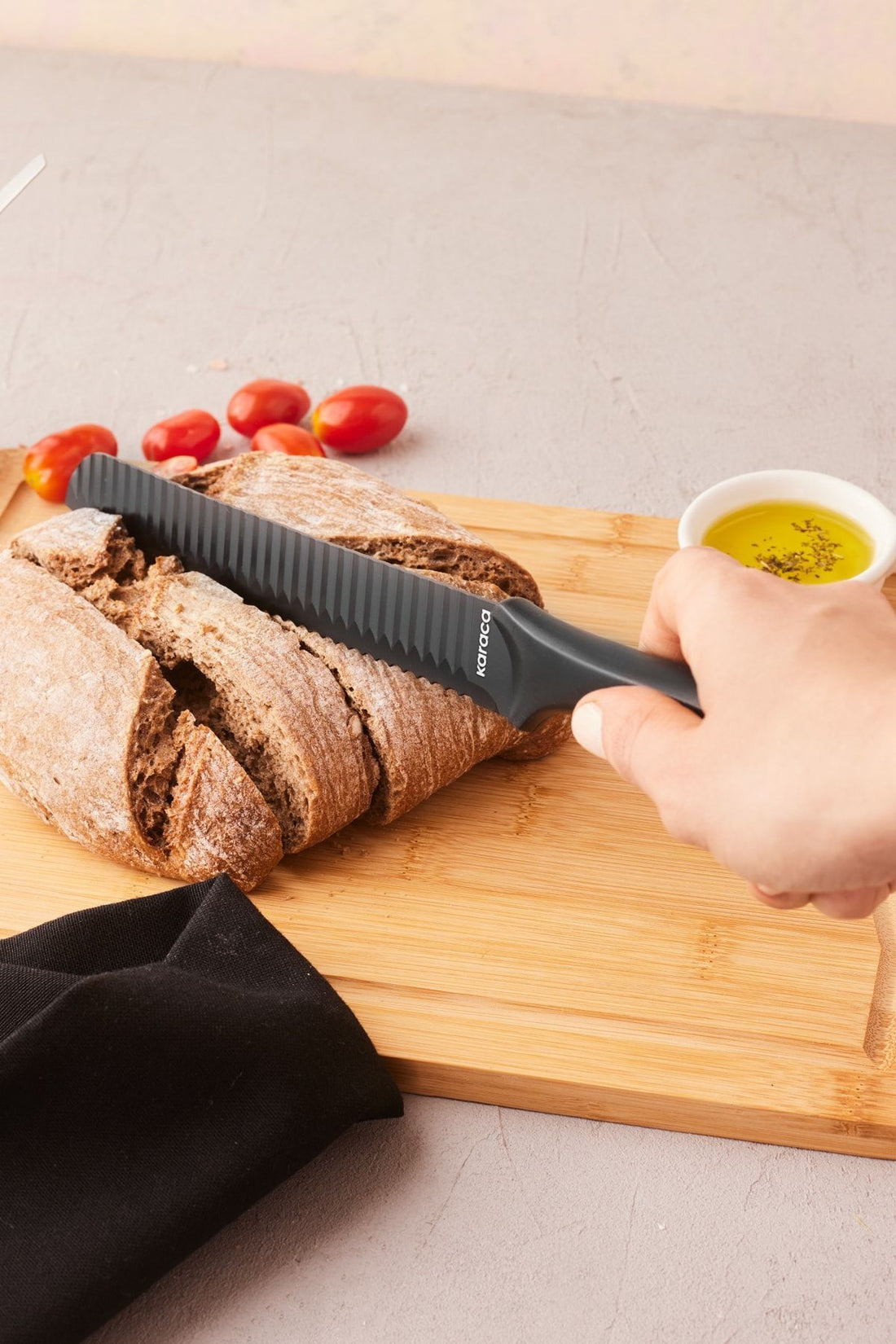 Momentum Bread Knife