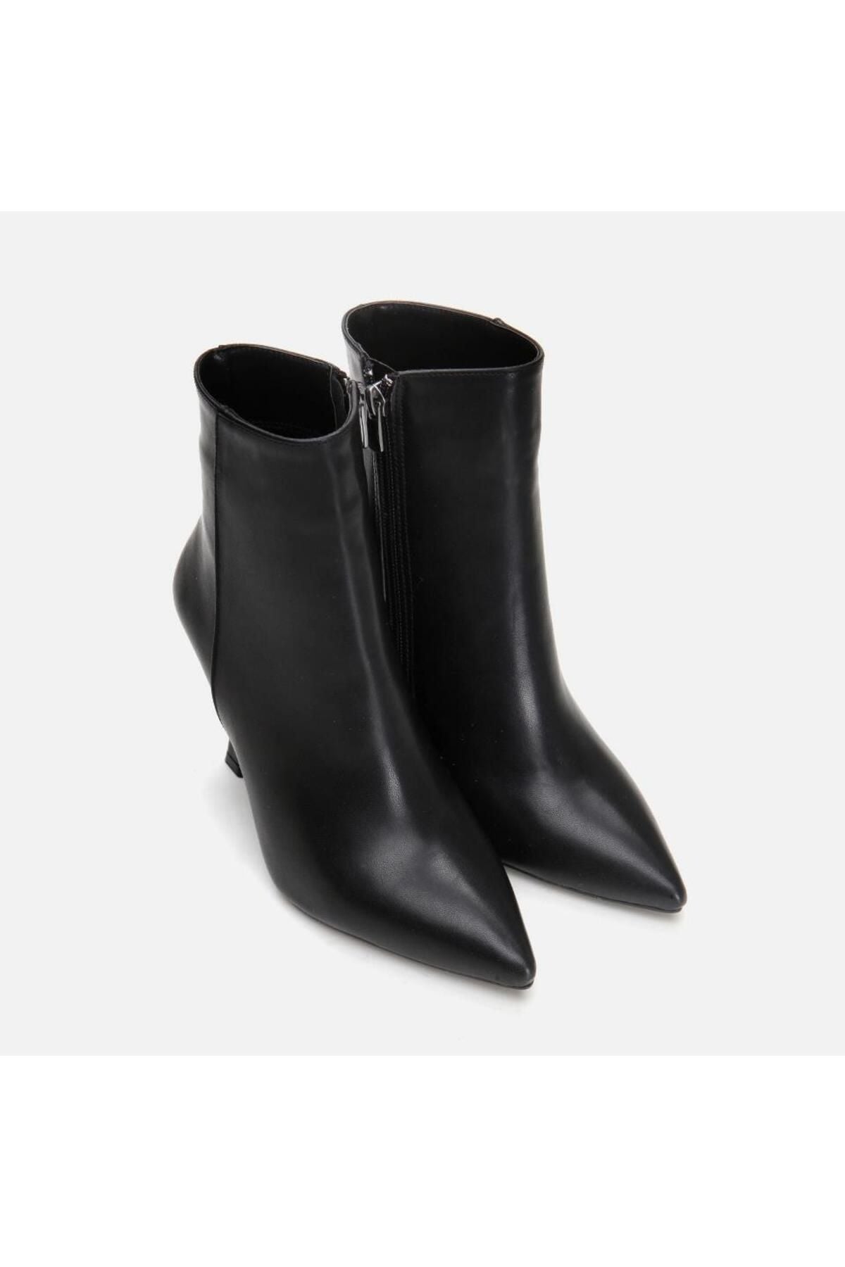 Black Women's Heeled Boots
