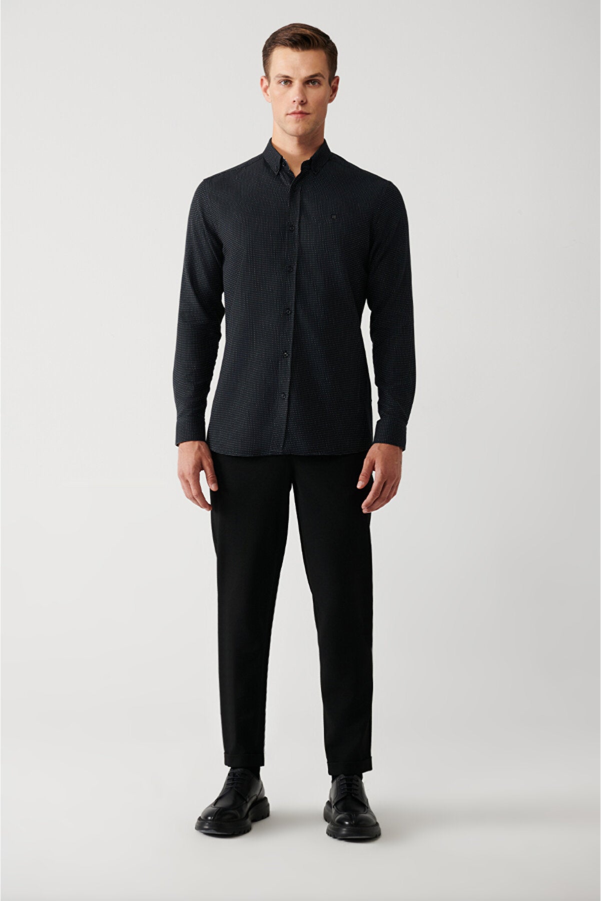 Erkek Siyah D����meli Yaka Dokulu Pamuklu Slim Fit G��mlek A32Y2076