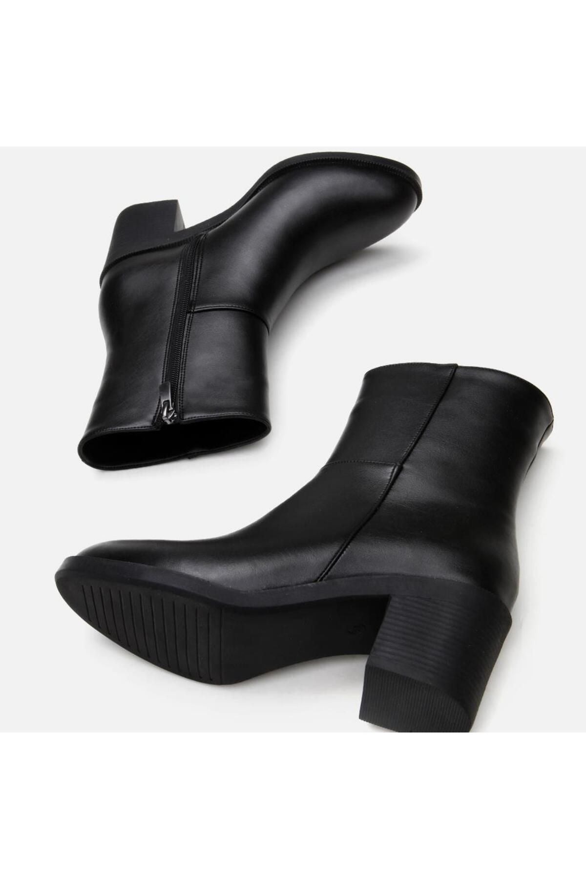 Black Women's Heeled Boots