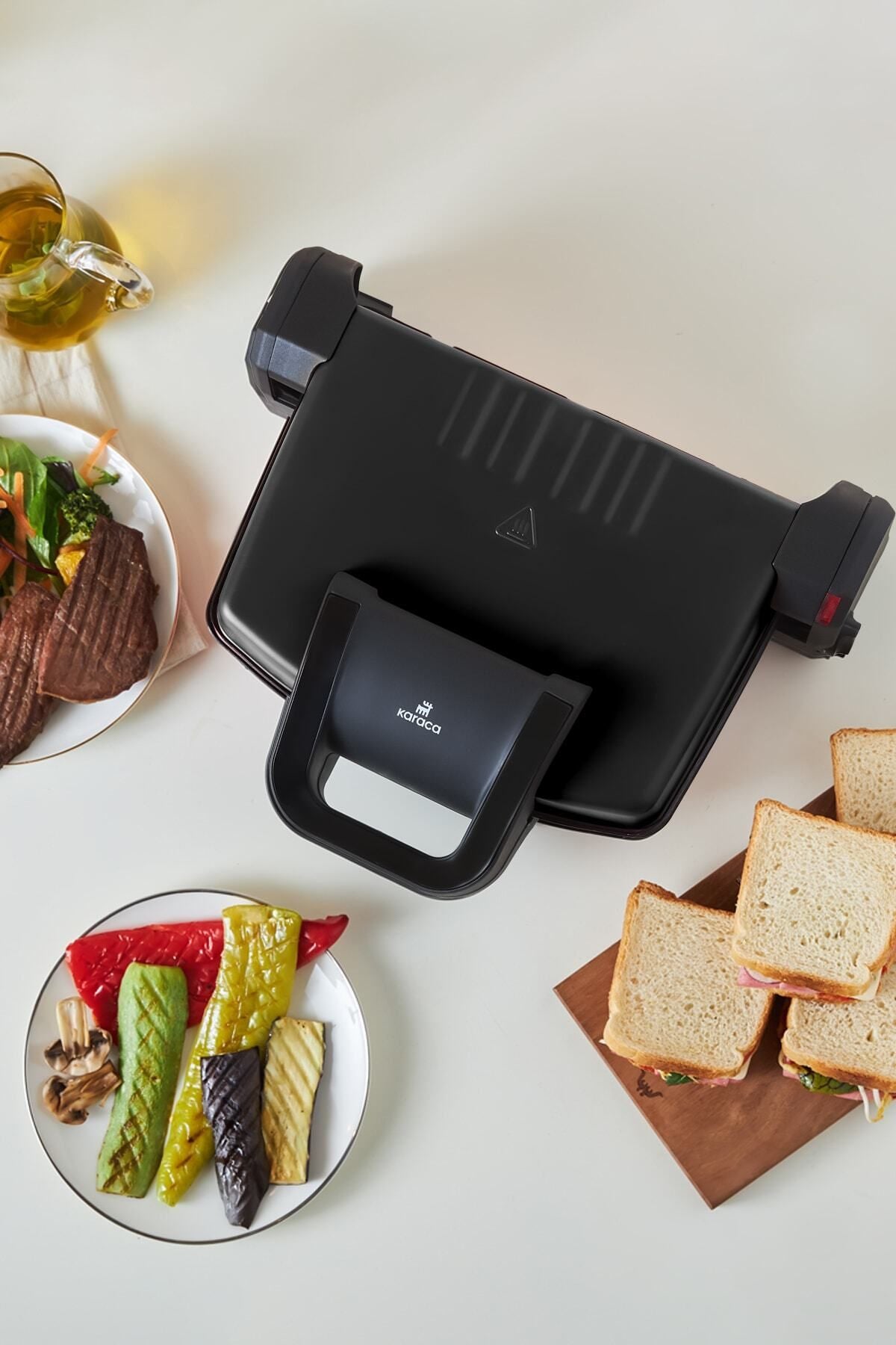 Future Essential Toaster Matte Black 1800 W