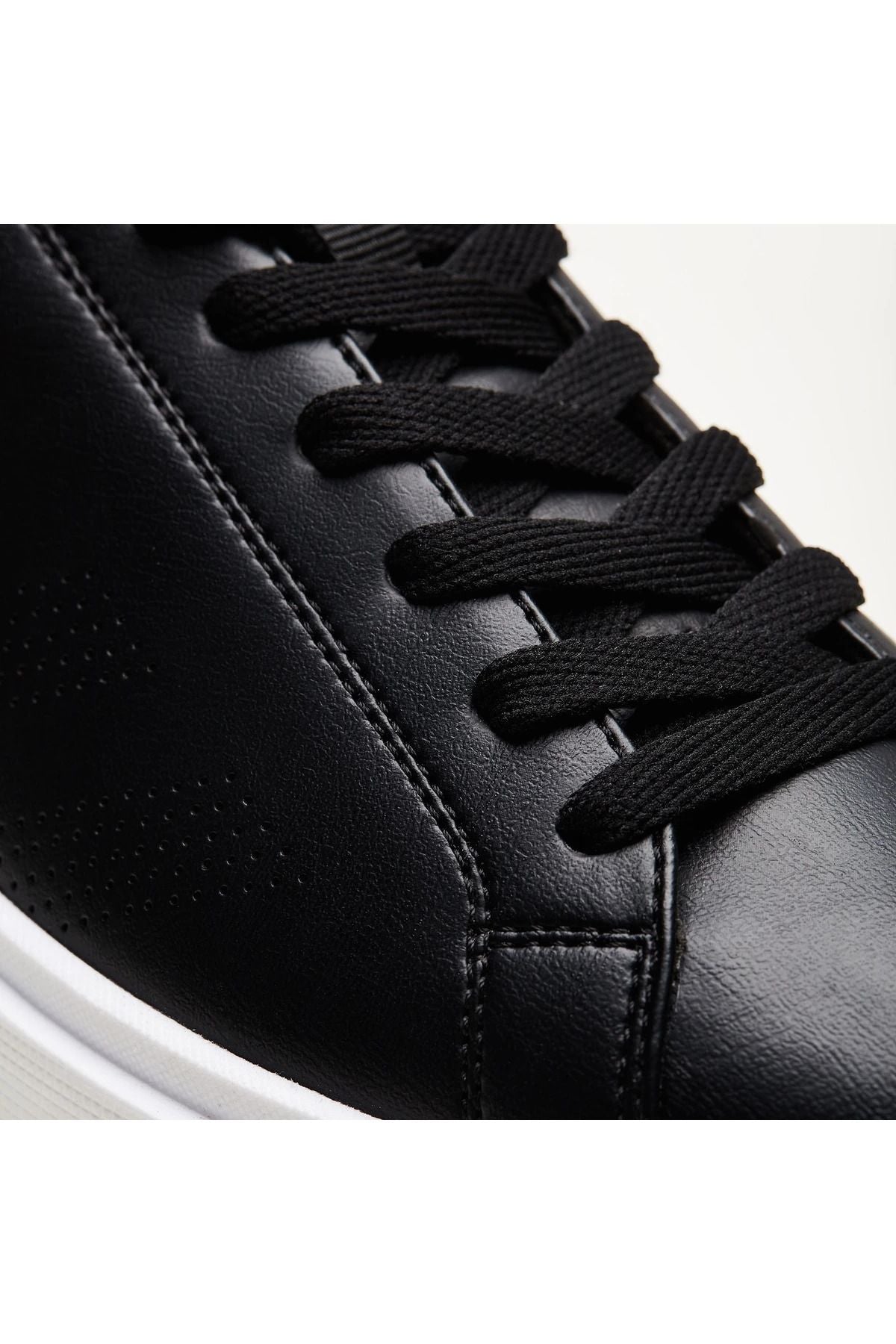 Loyal Mens Sneaker Sneaker Sneakers.