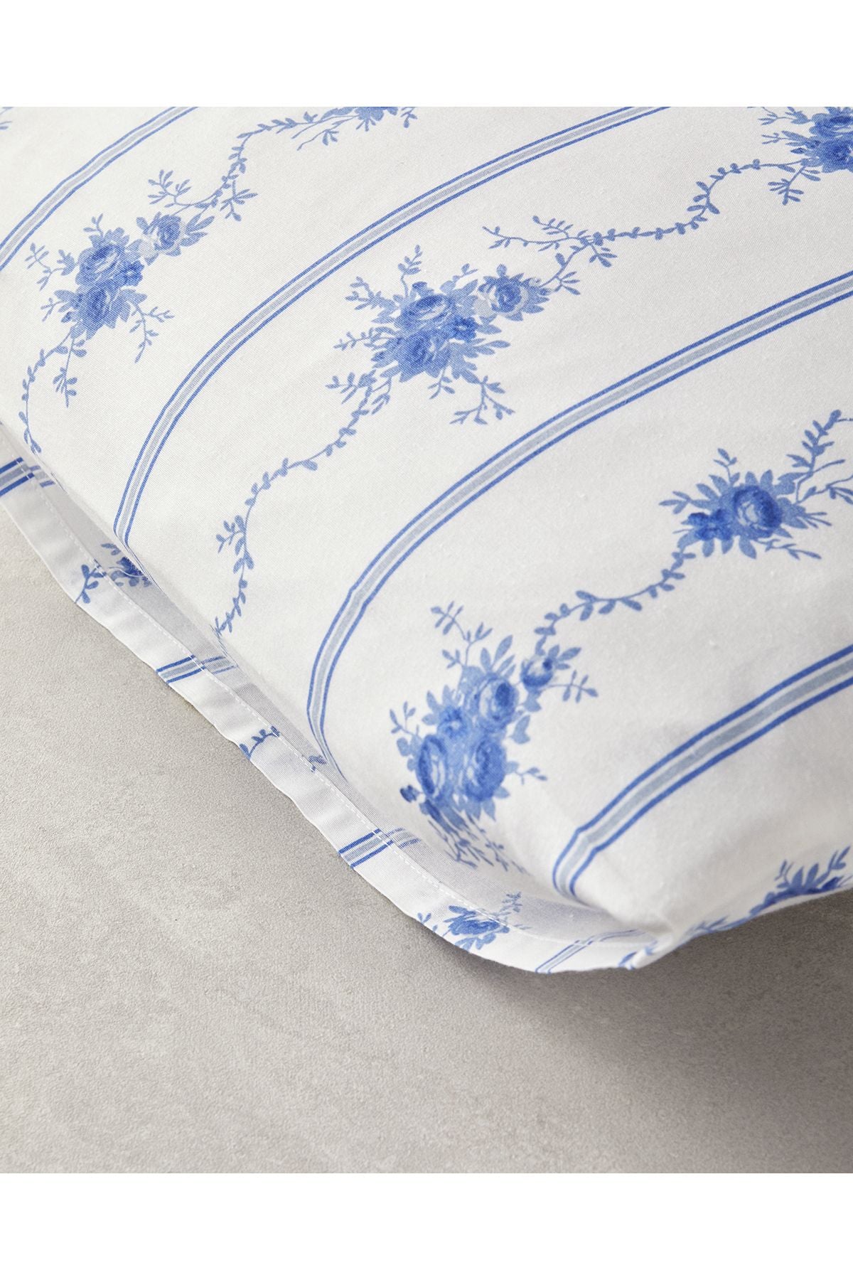 Flower Line 2 Piece Pillowcase Blue