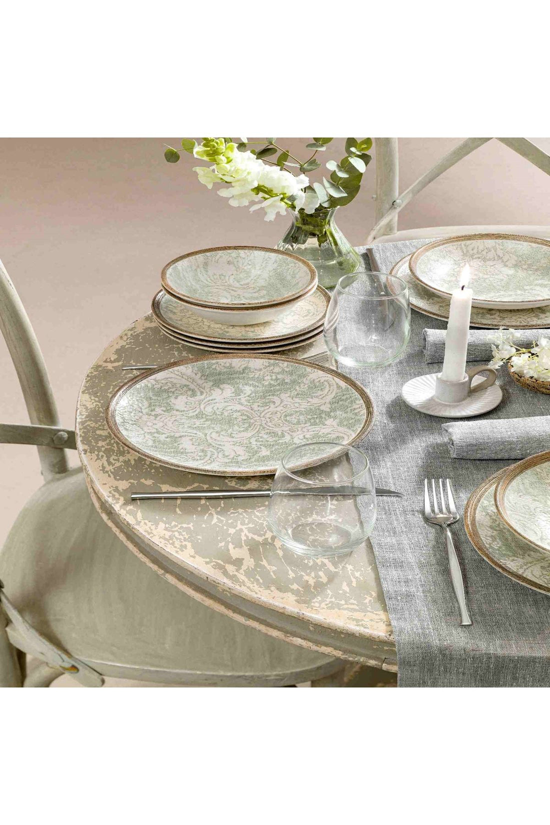 Carel Porcelain 24 Piece Dinner Set