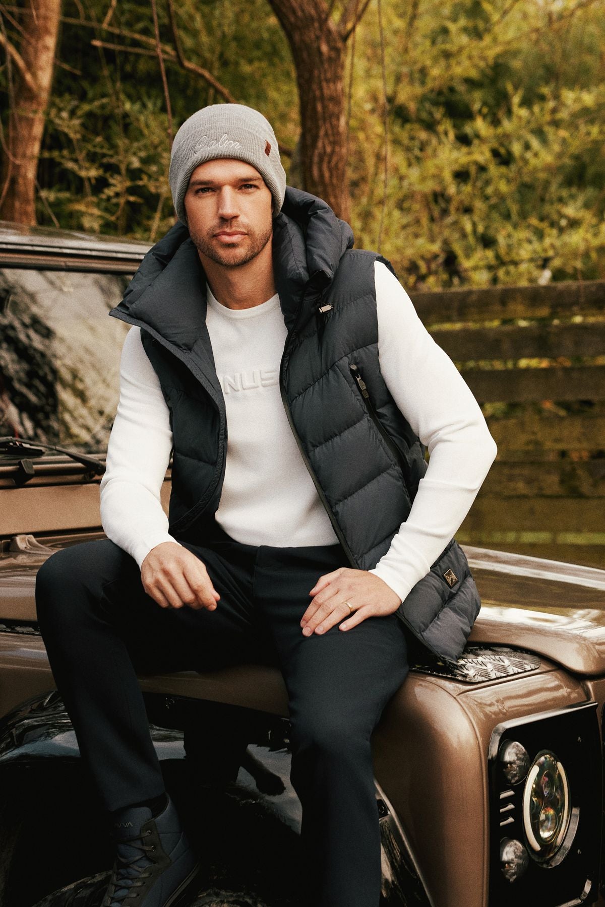 Men's Navy Goose Feather Water Repellent And Windproof Hooded Vest A32y6504