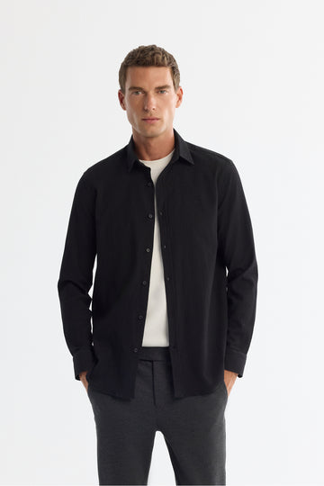 Erkek Siyah Düğmeli Yaka Kolay Ütülenir Comfort Fit Gömlek A42Y2071