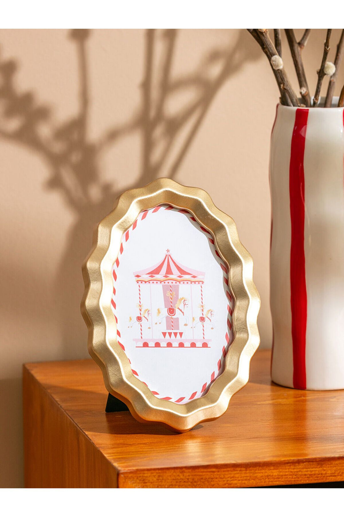 Lcwk Decorative Pedestal Photo Frame 18 Cm