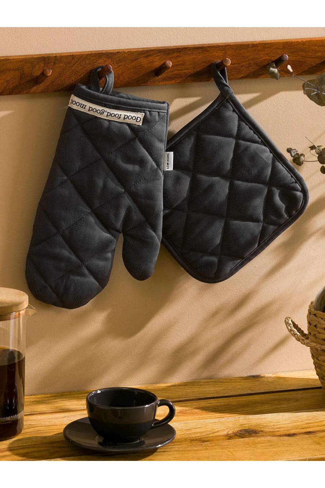 LCW HOME Anthracite Embroidered Oven Glove and Handle