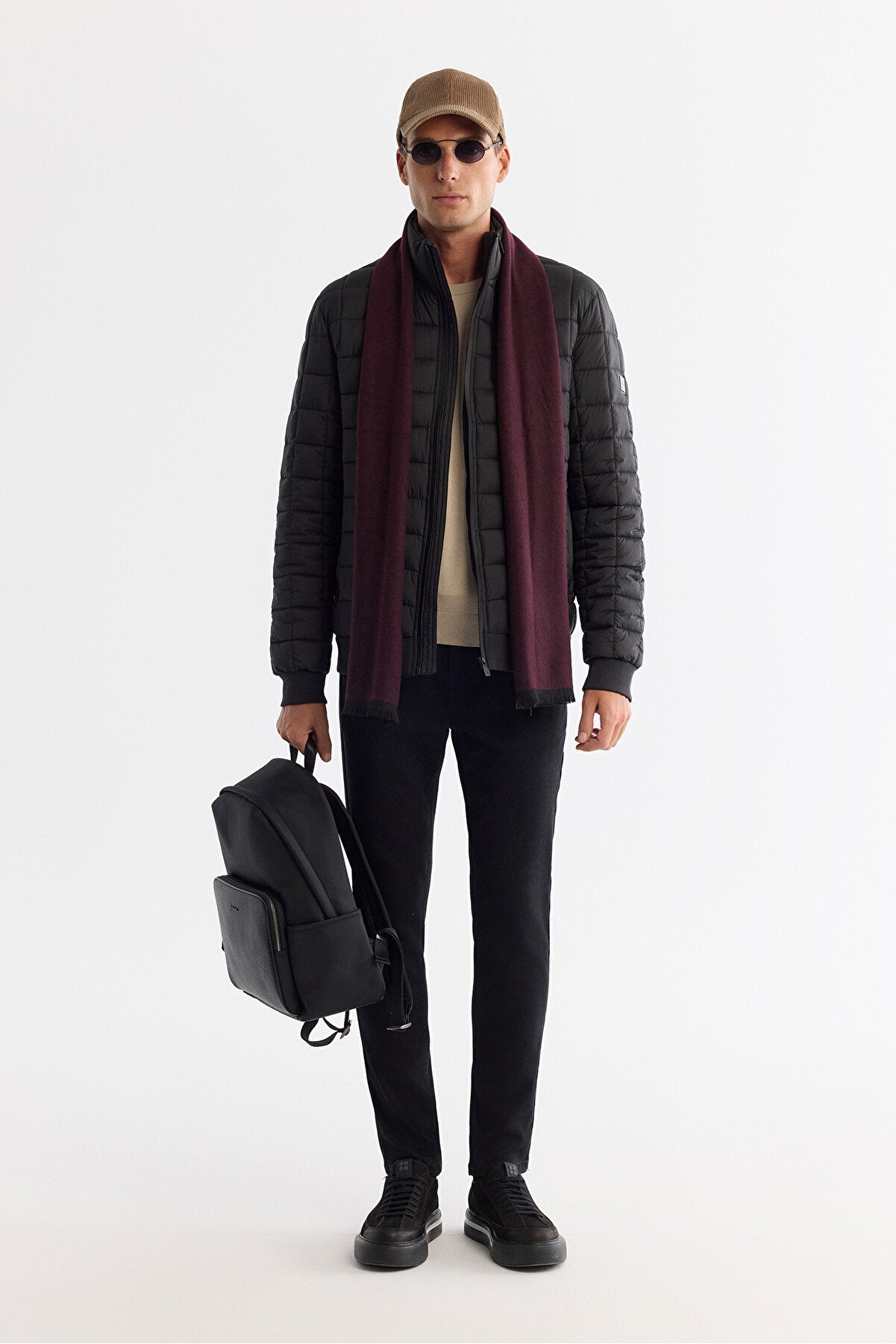 Erkek Siyah Dik Yaka Kapitone Desenli Şişme Comfort Fit Mont A42Y6078