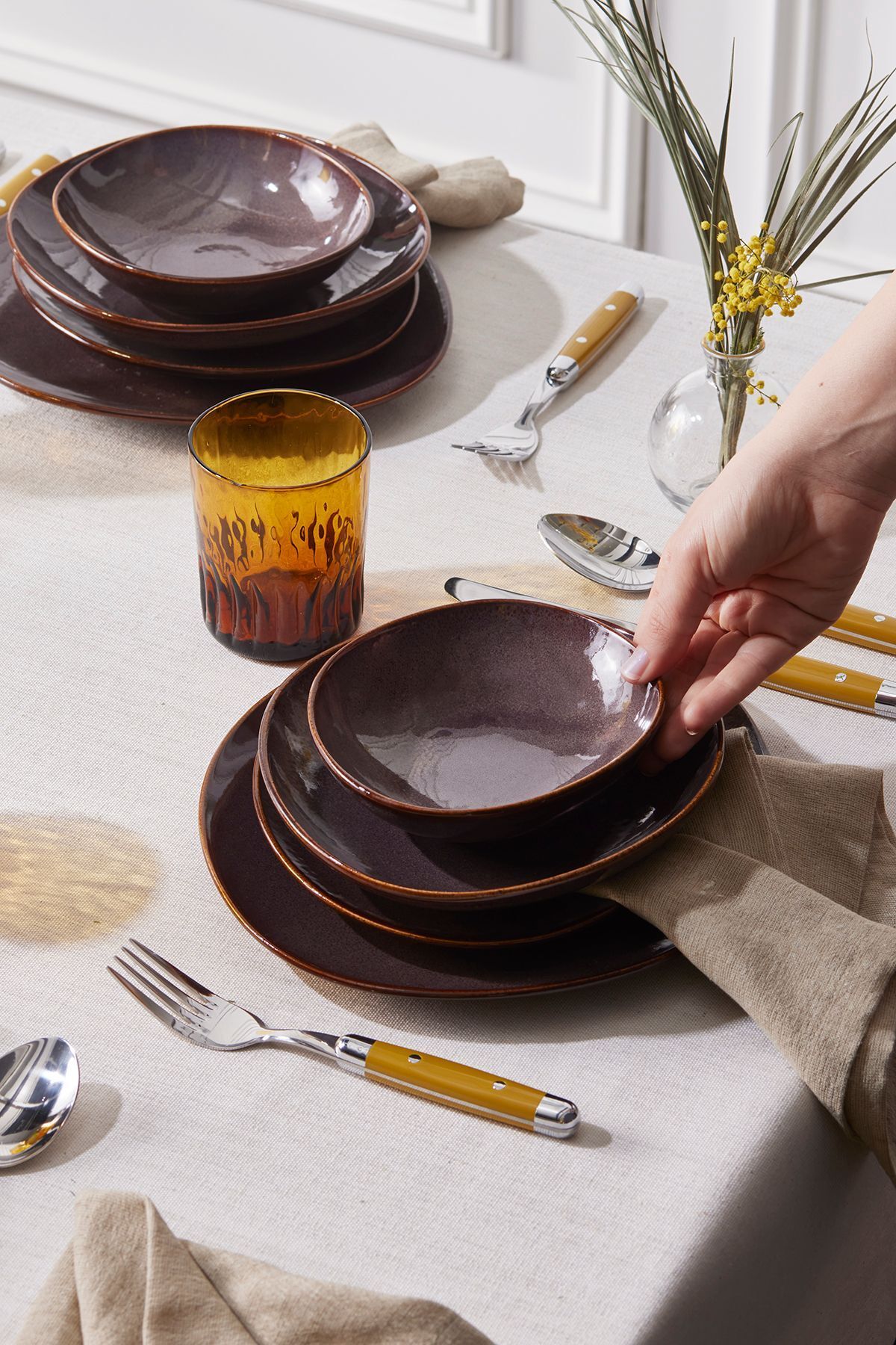 Tully Reactive 6-Person 24-Piece Dinner Set