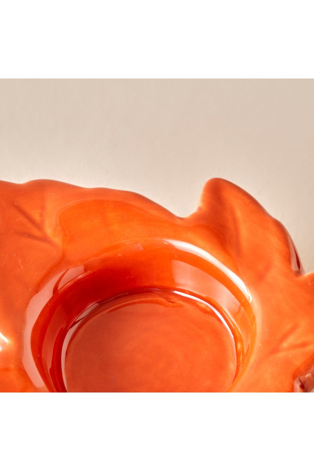 Leaf Candle Holder Red (9x8x3 cm)