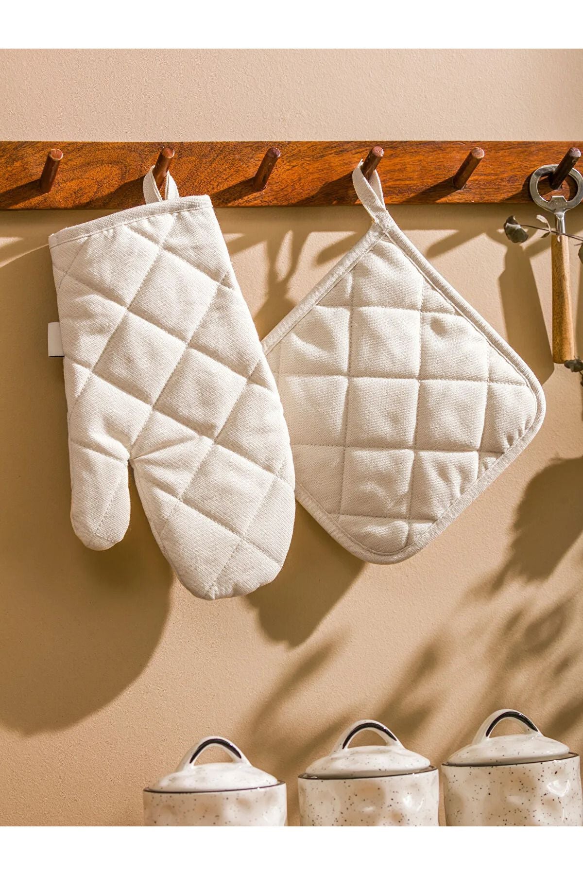 LCW HOME Ecru Printed Oven Glove and Handle