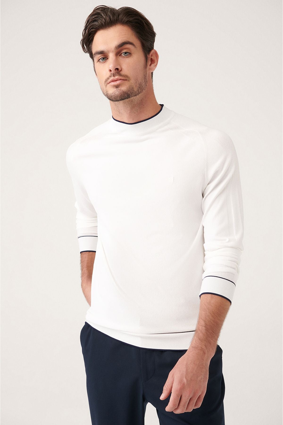 Men's White High Crew Neck Cool Keeping Rayon Slim Fit Slim Fit Sweater A31y5001