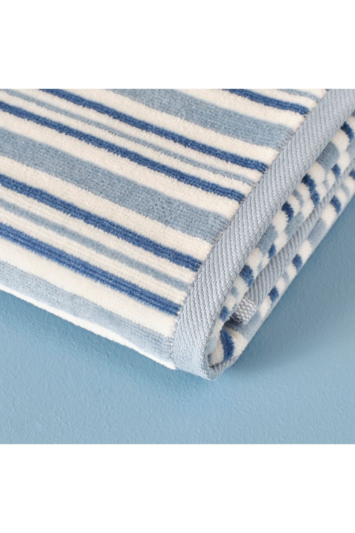 100% Cotton Marine Bath Towel (90x150 cm)