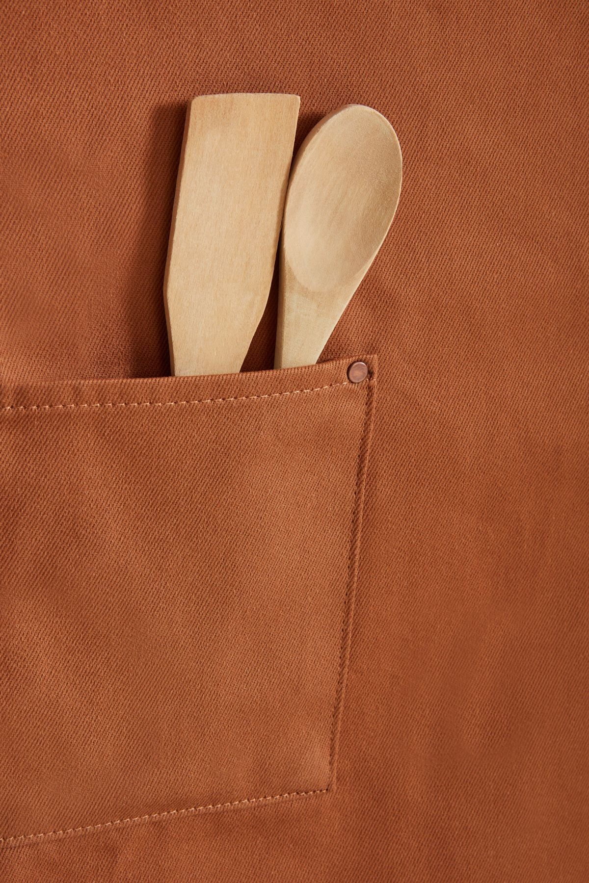 Lisa Gabardin Kitchen Apron Terracotta