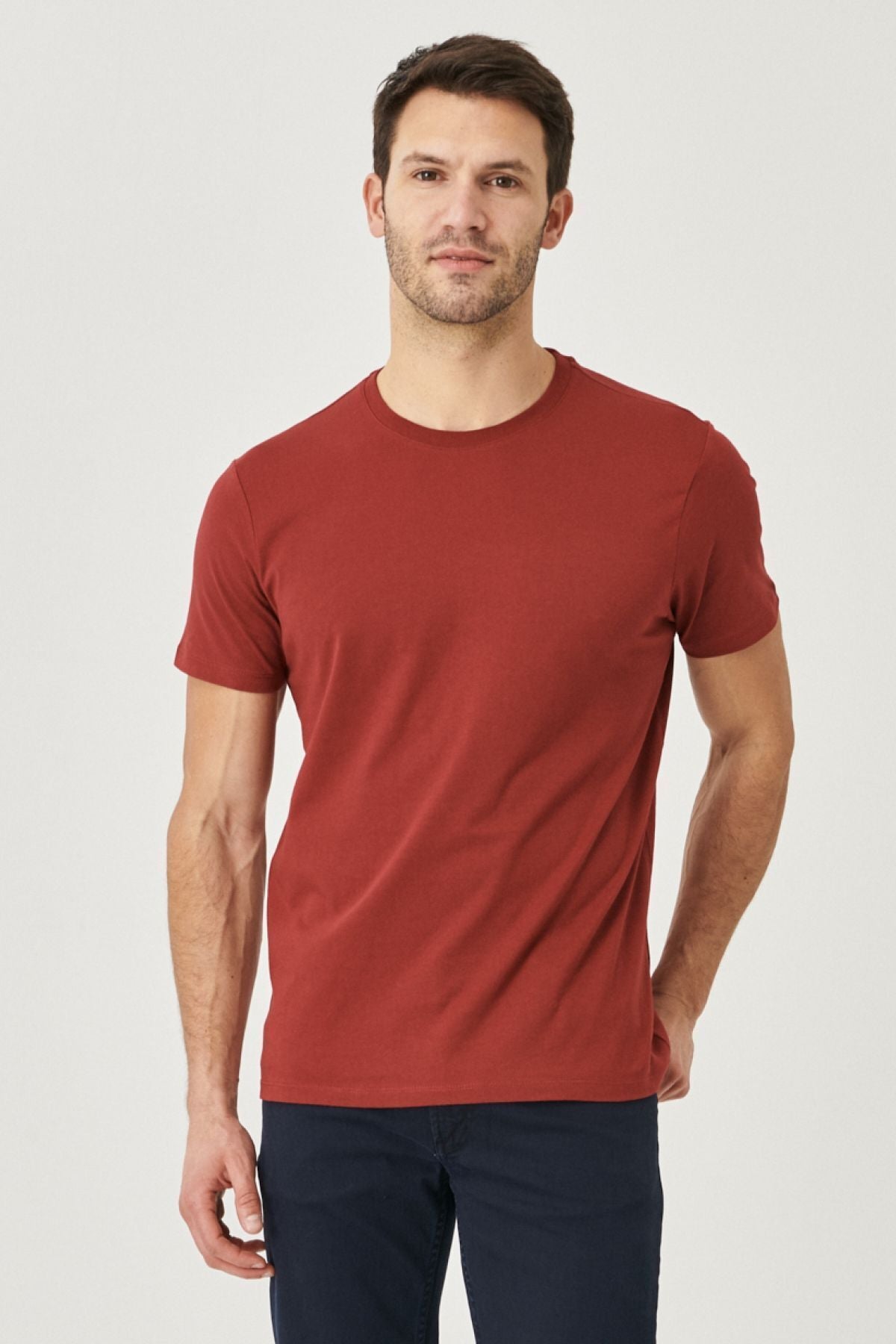 Men's Burgundy 100% Cotton Slim Fit Slim Fit Crew Neck Basic T-Shirt