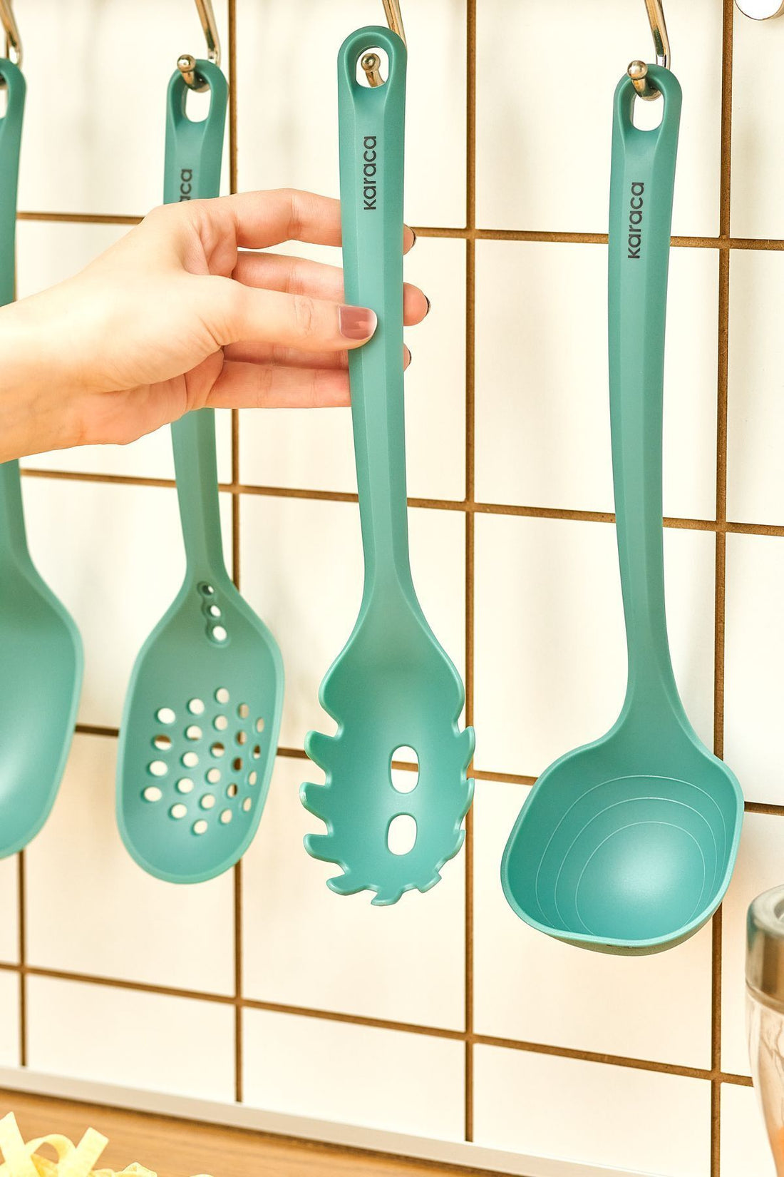 Nil 5 Piece Serving and Preparation Set Green