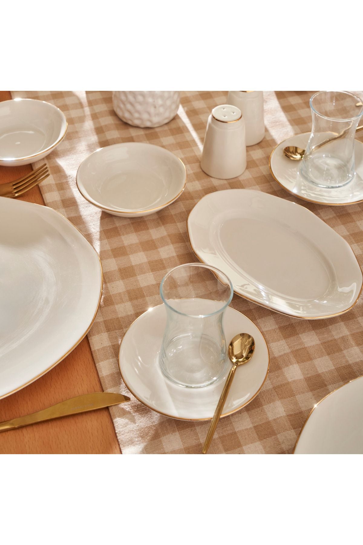 Opal Porcelain 26 Pieces 6 Seater Breakfast Set Gold