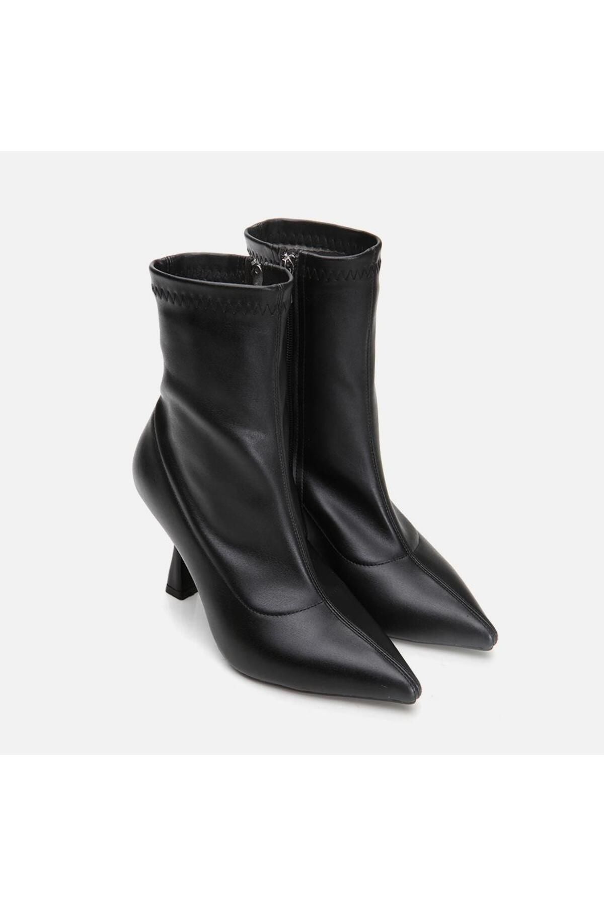 Black Women's Heeled Boots