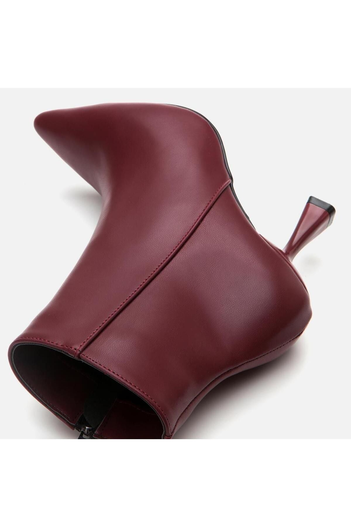 Burgundy Women's Heeled Boots