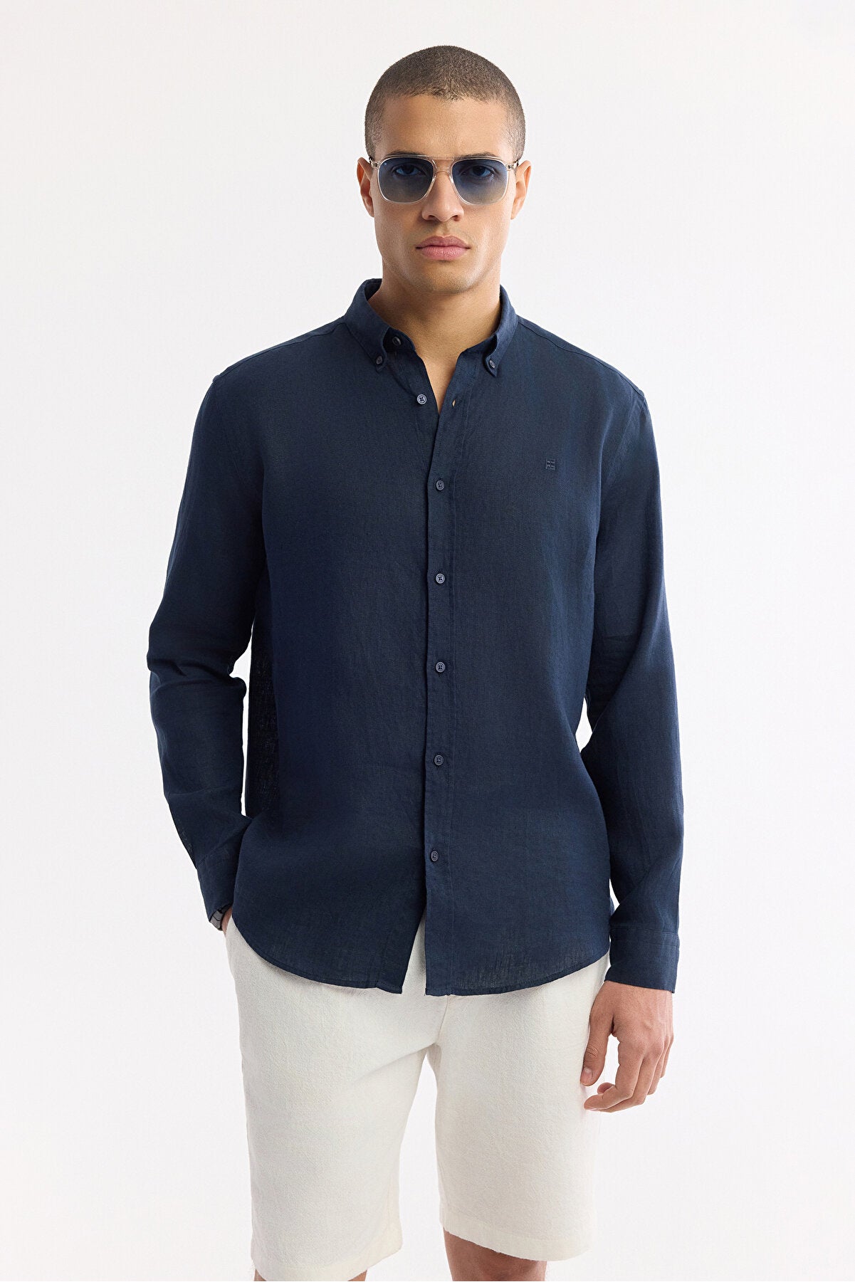 Erkek Lacivert Düğmeli Yaka %100 Keten Comfort Fit Gömlek B002191