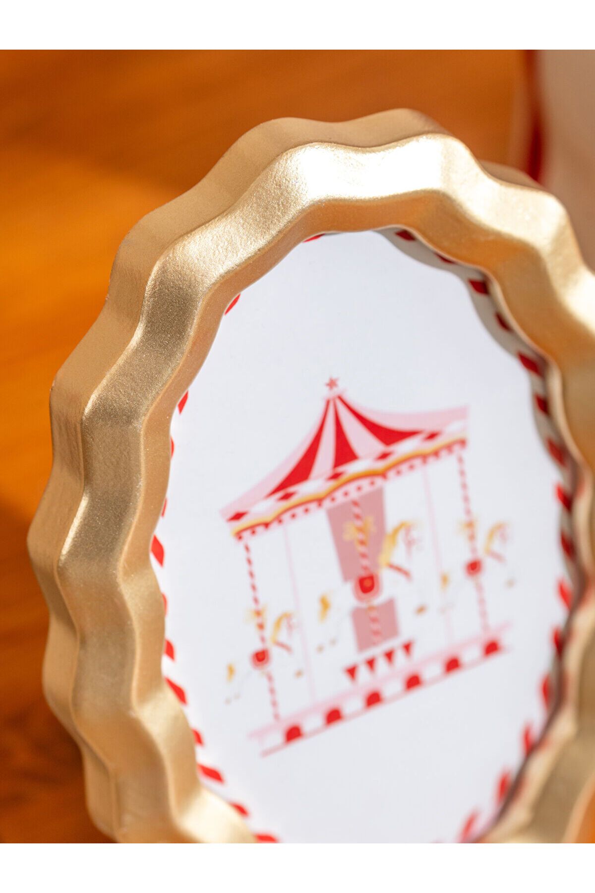 Lcwk Decorative Pedestal Photo Frame 18 Cm