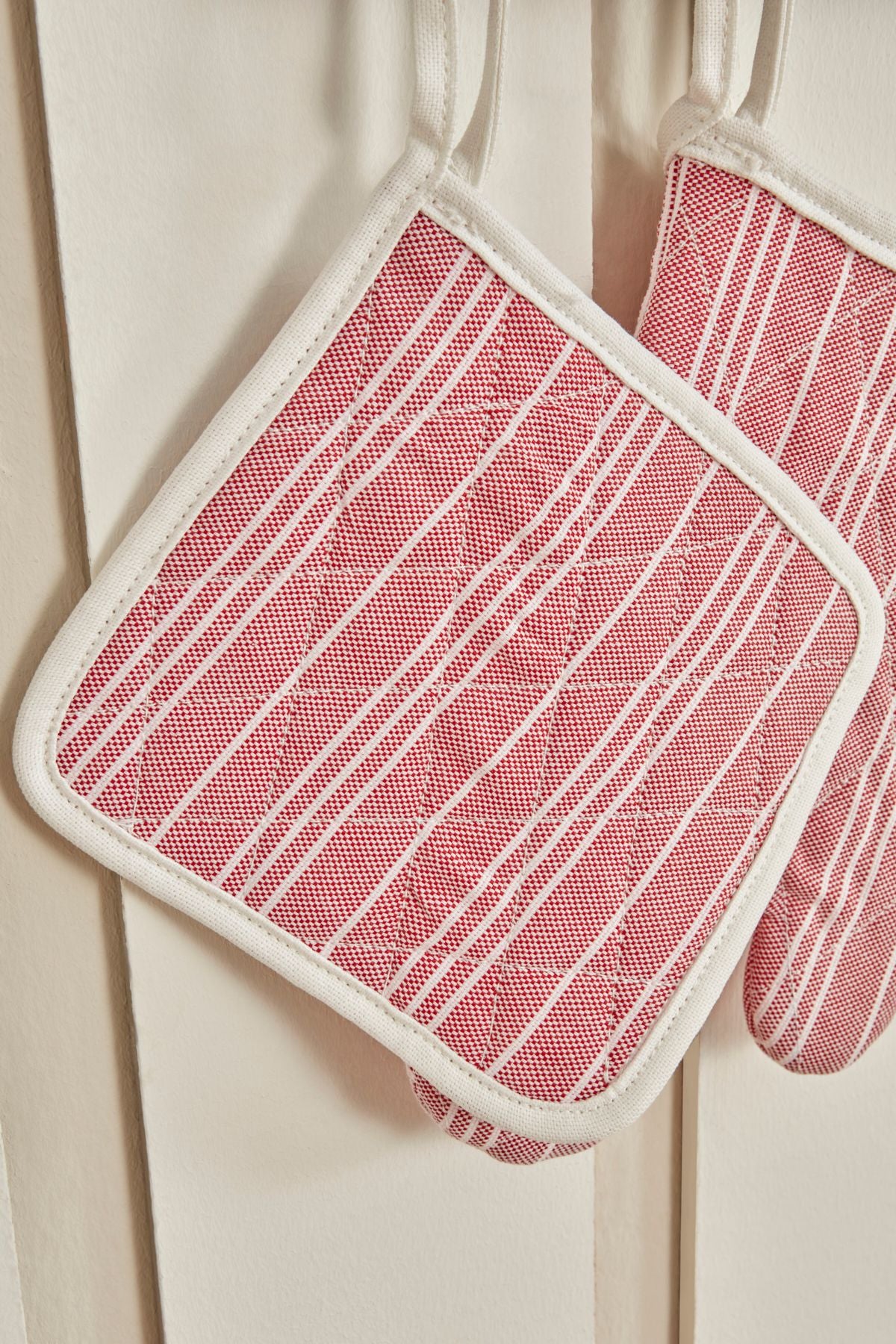 Fabricia Kitchen Apron Red