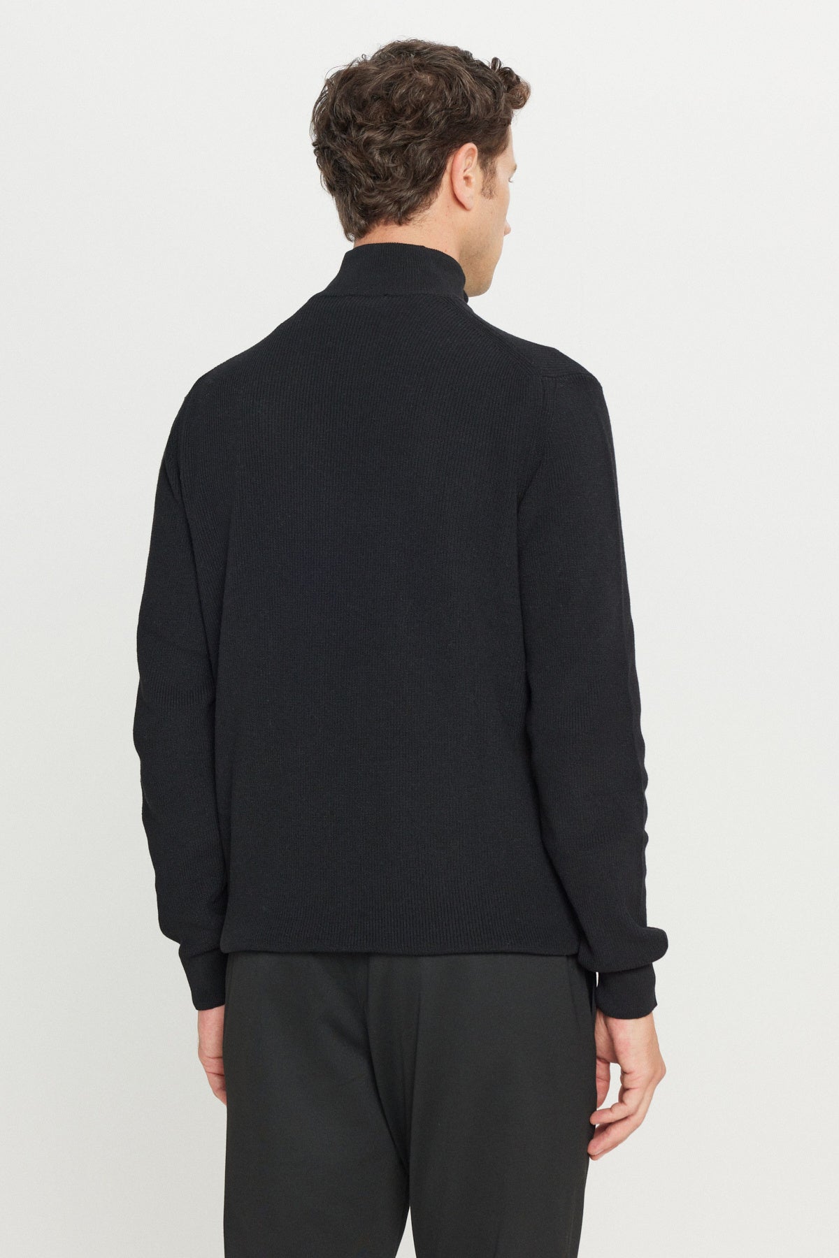 Men's Black Cotton Zipper Bato Collar Jacquard Standard Fit Regular Fit Knitwear Sweater