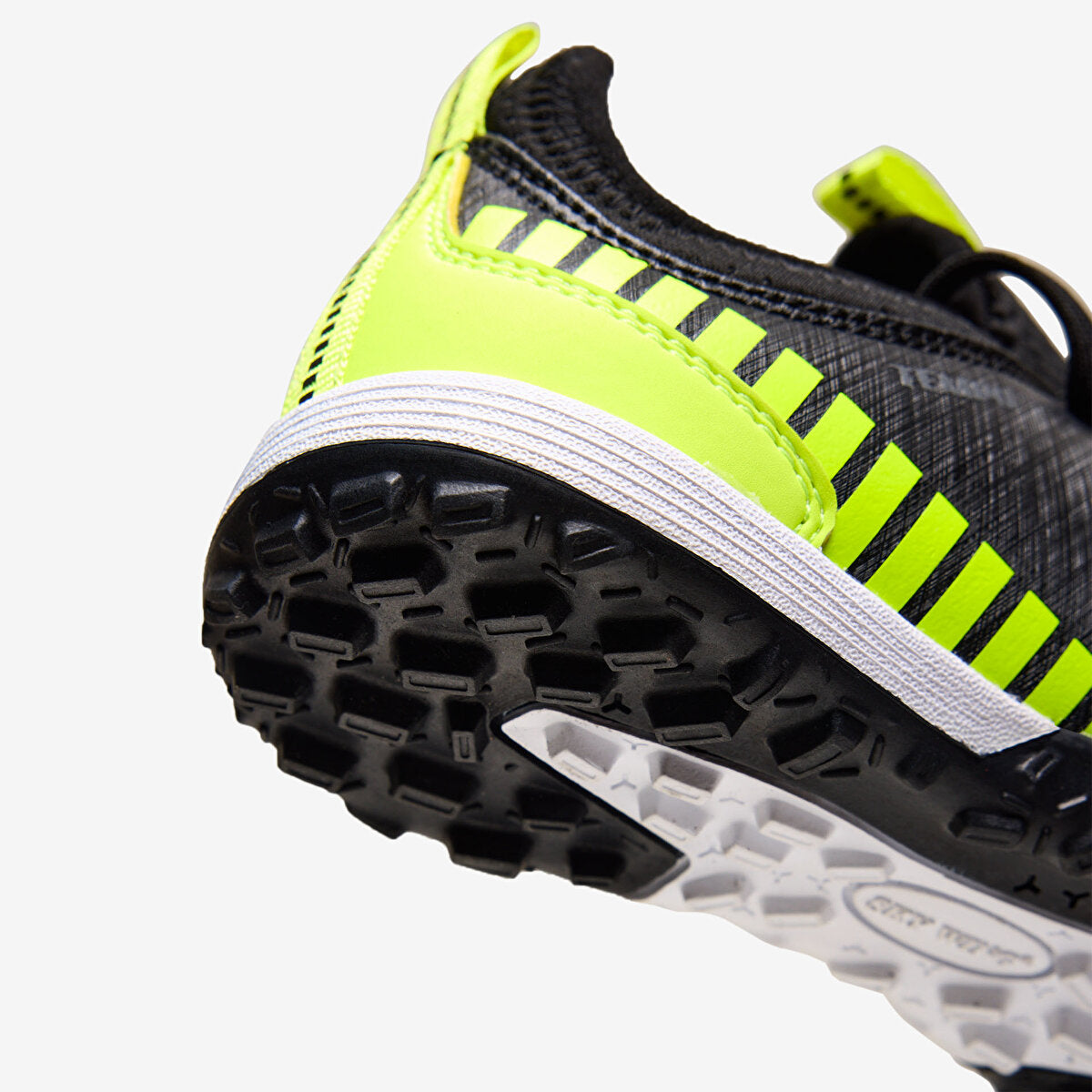 Tempo 3 Kids Carpet Field Shoes